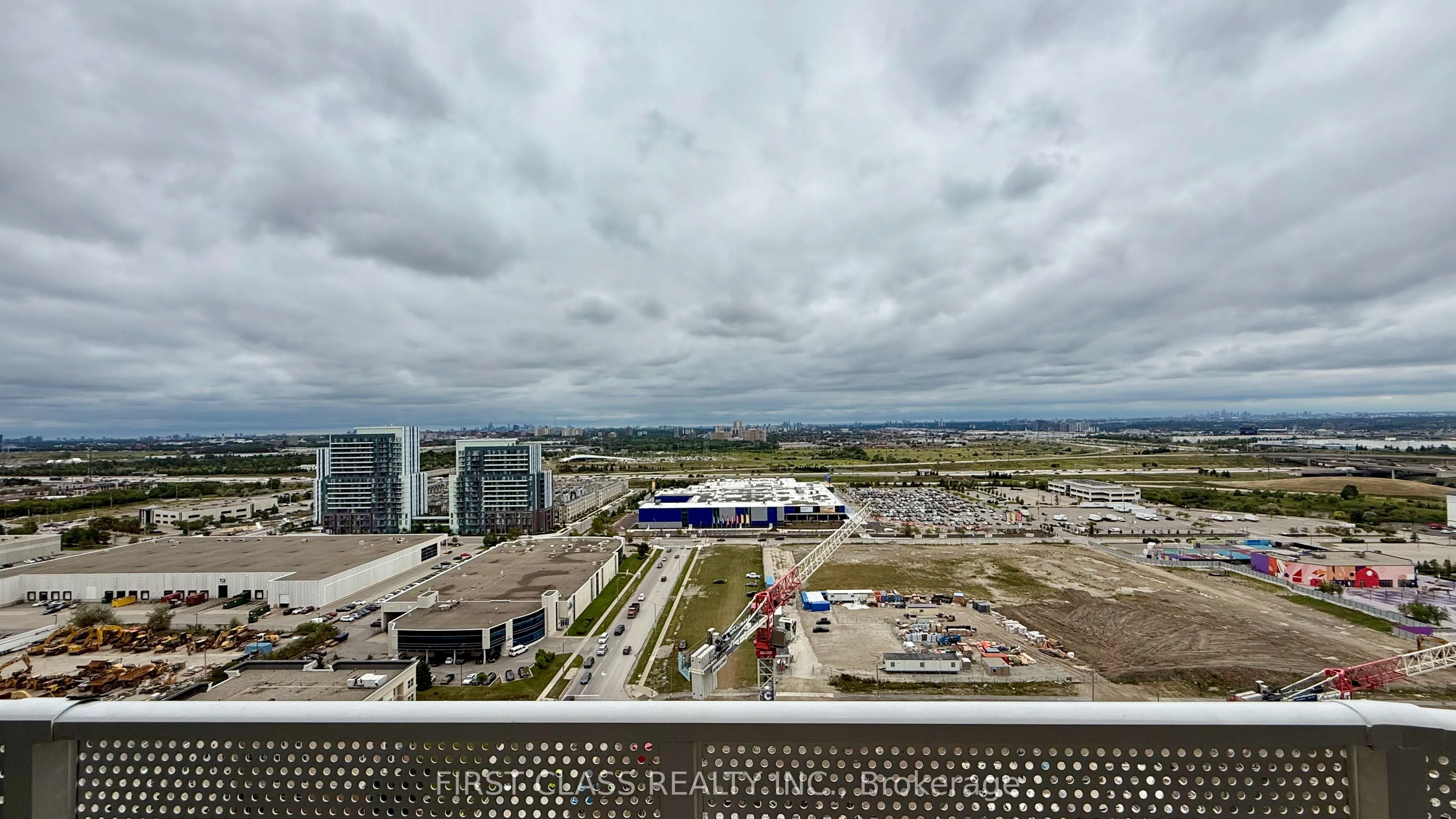28 Interchange Way, #2512