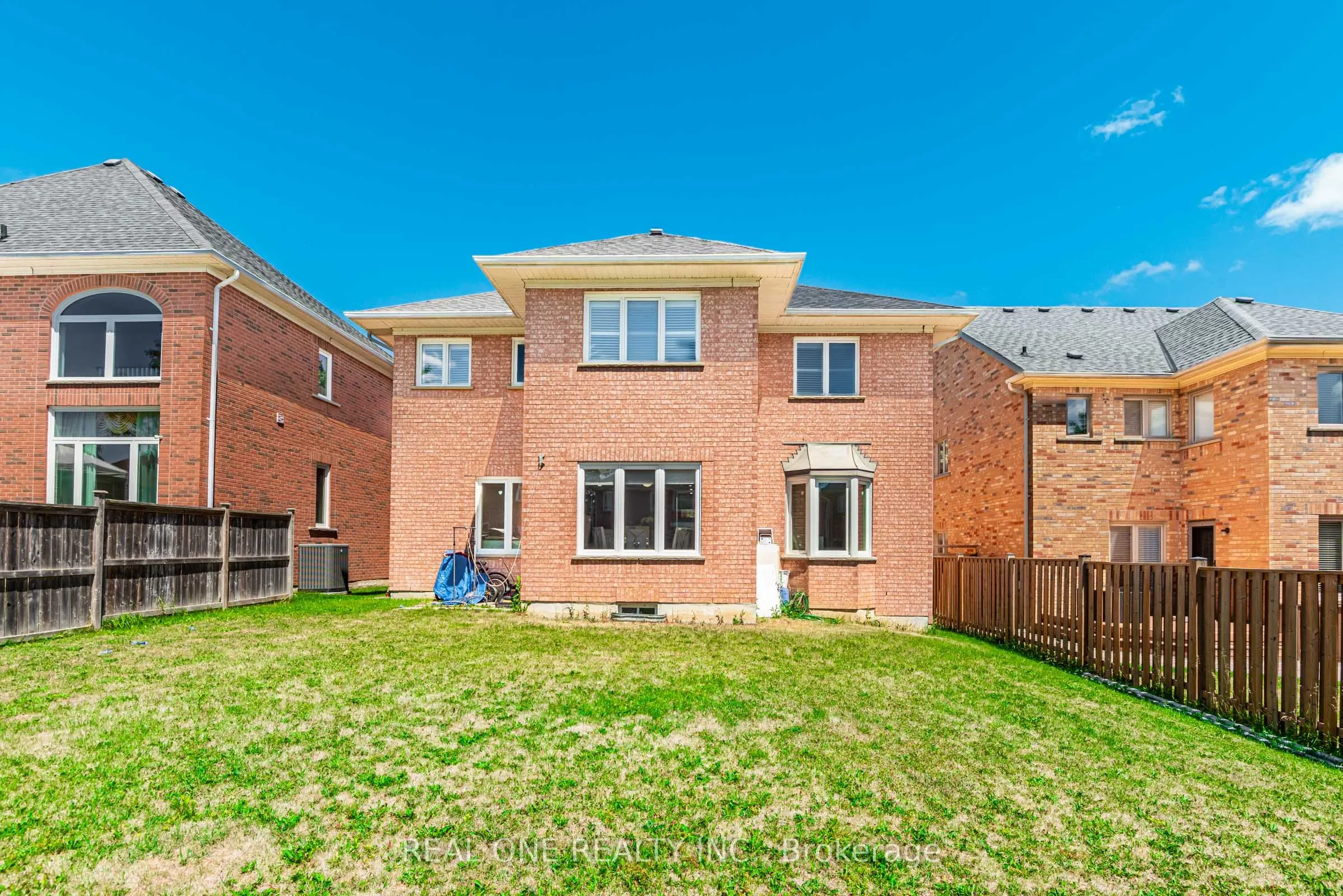 72 Cassandra Crescent