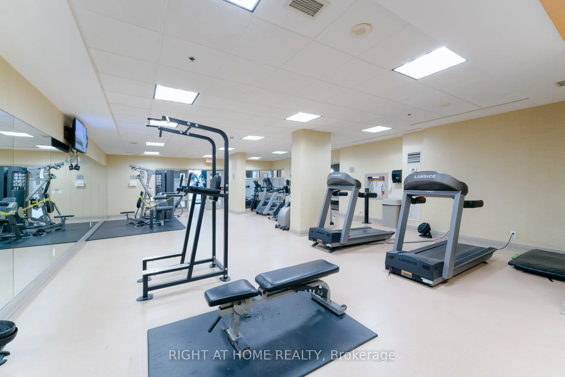 55 South Town Centre Boulevard, #605