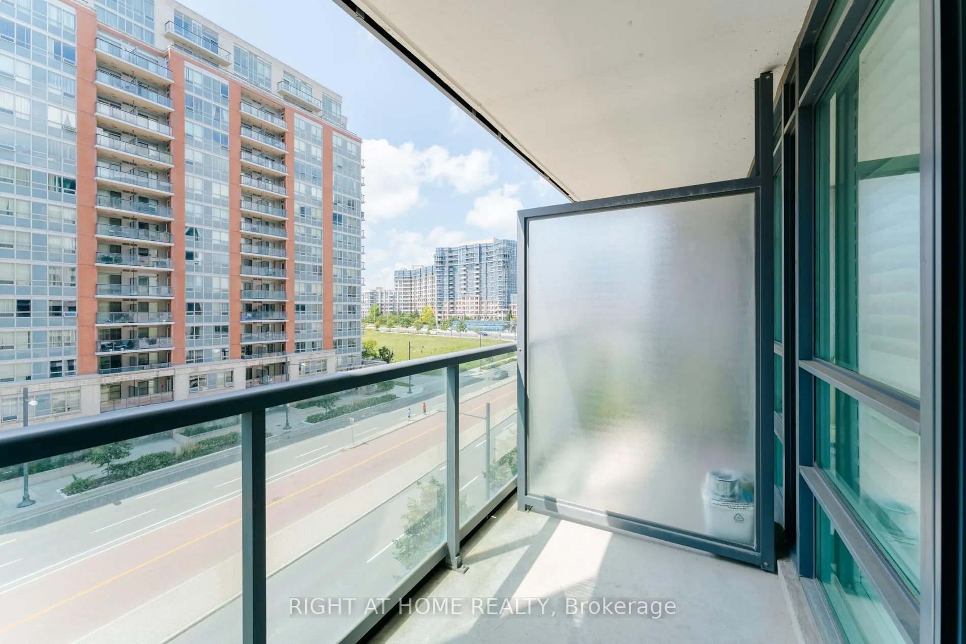 55 South Town Centre Boulevard, #605