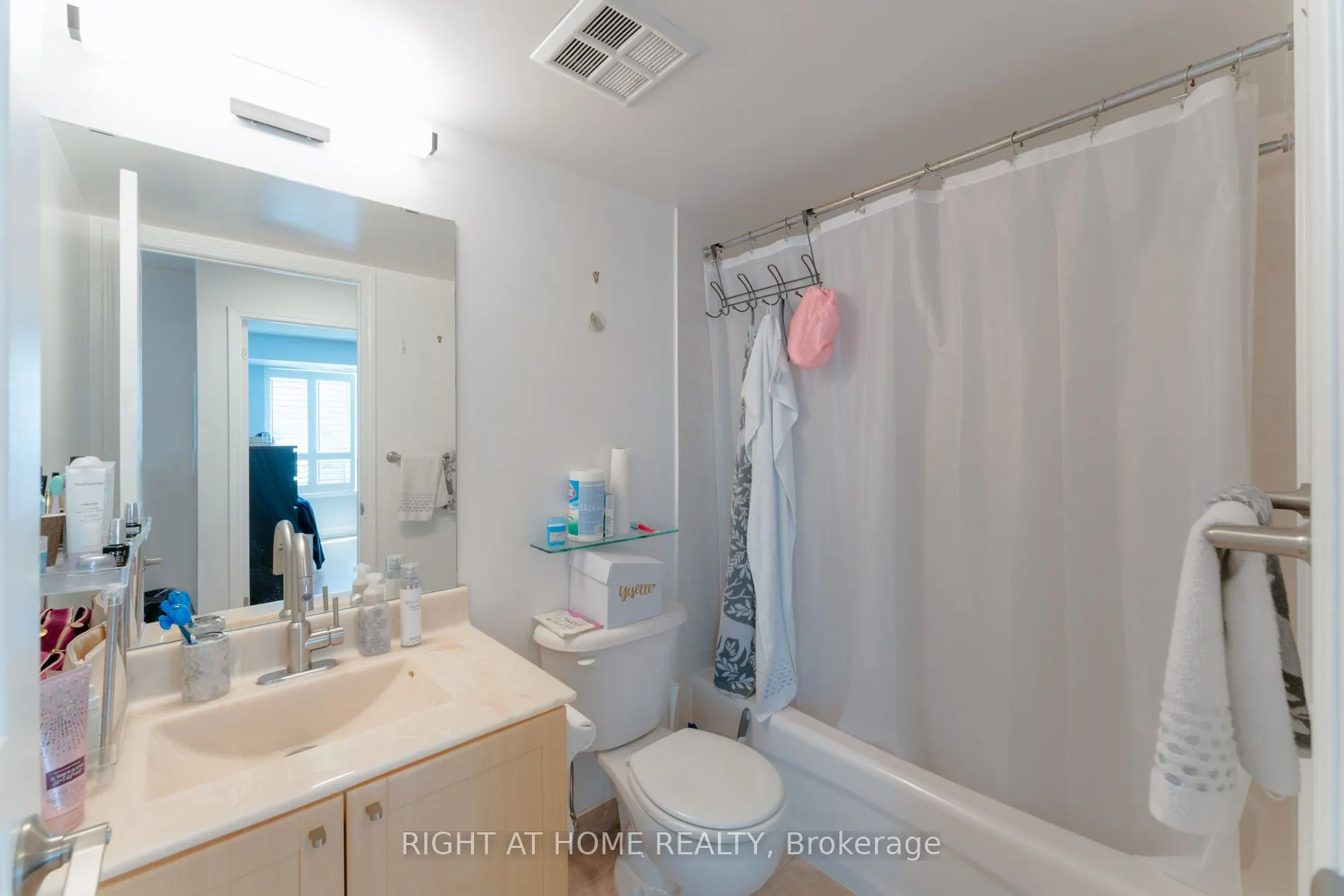 55 South Town Centre Boulevard, #605