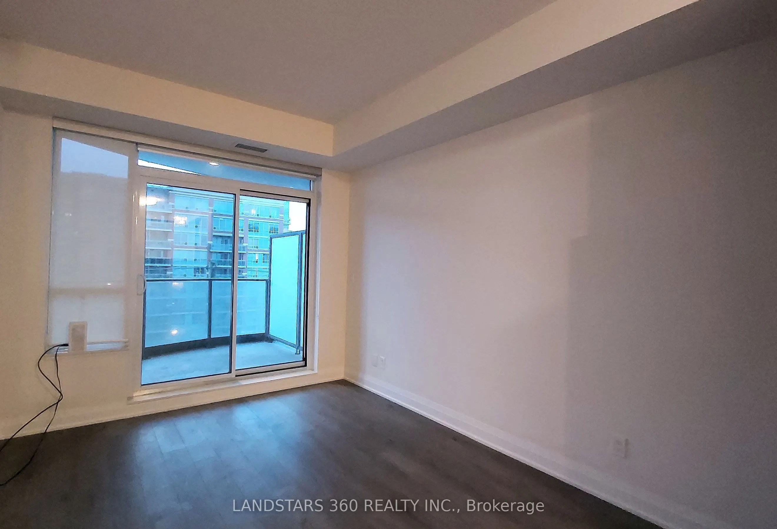 398 Highway 7 E, #807