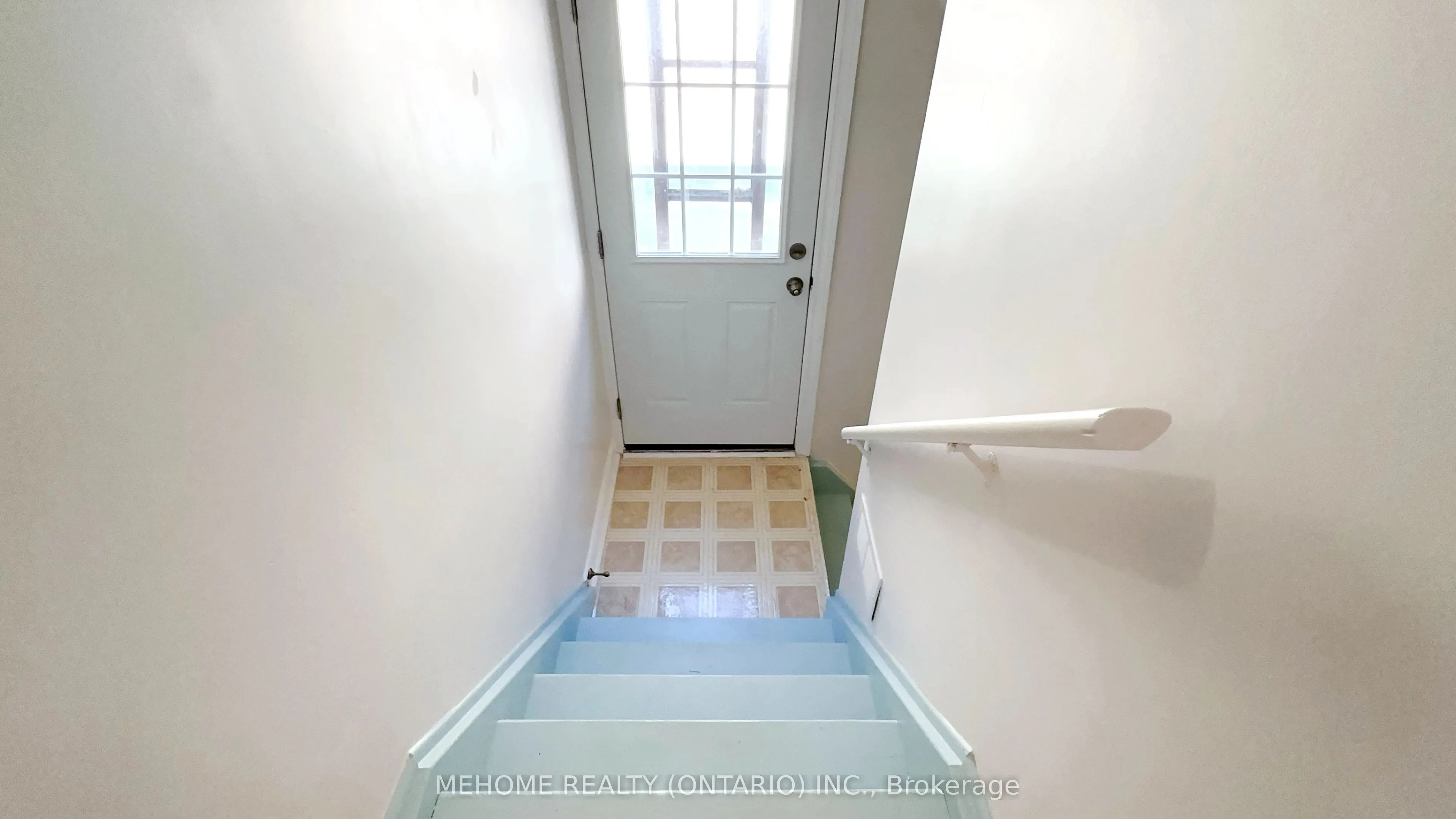 493 Lynett Crescent
