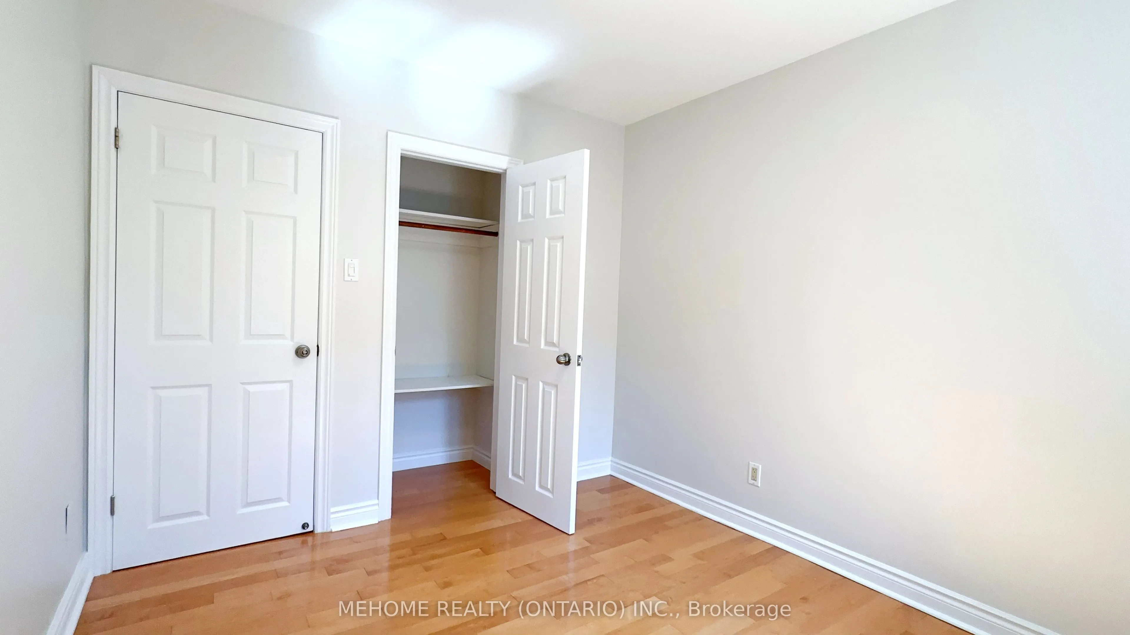 493 Lynett Crescent
