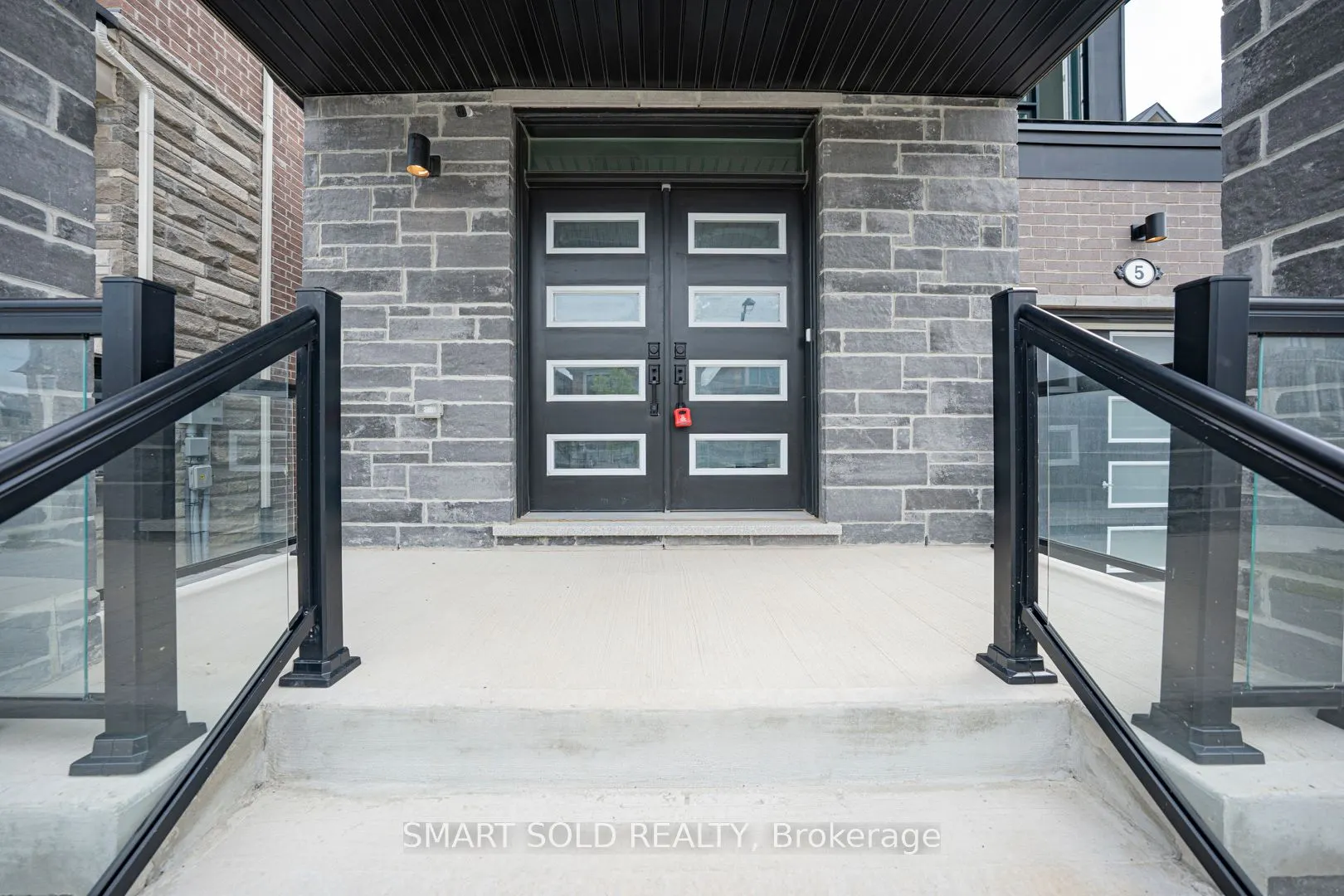 5 Erin Ridge Court