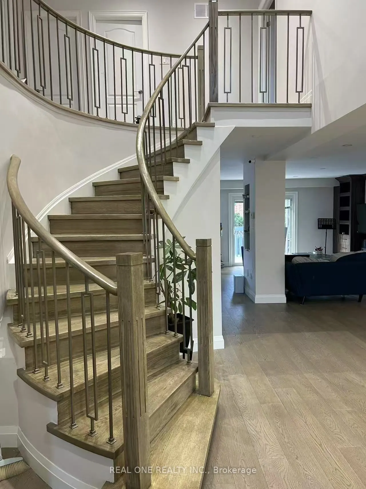 26 Fairty Drive, #Upper L