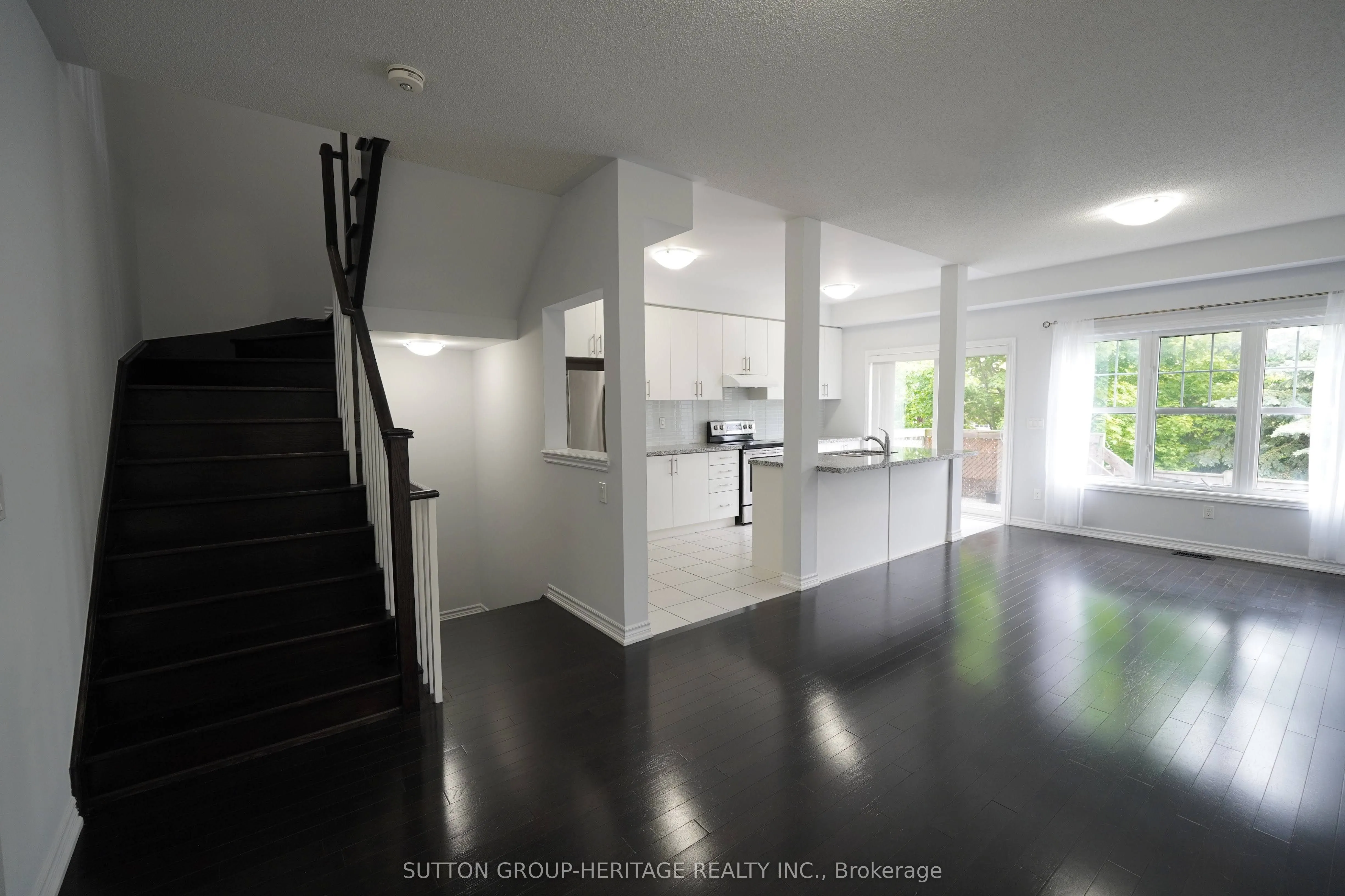 166 Boadway Crescent
