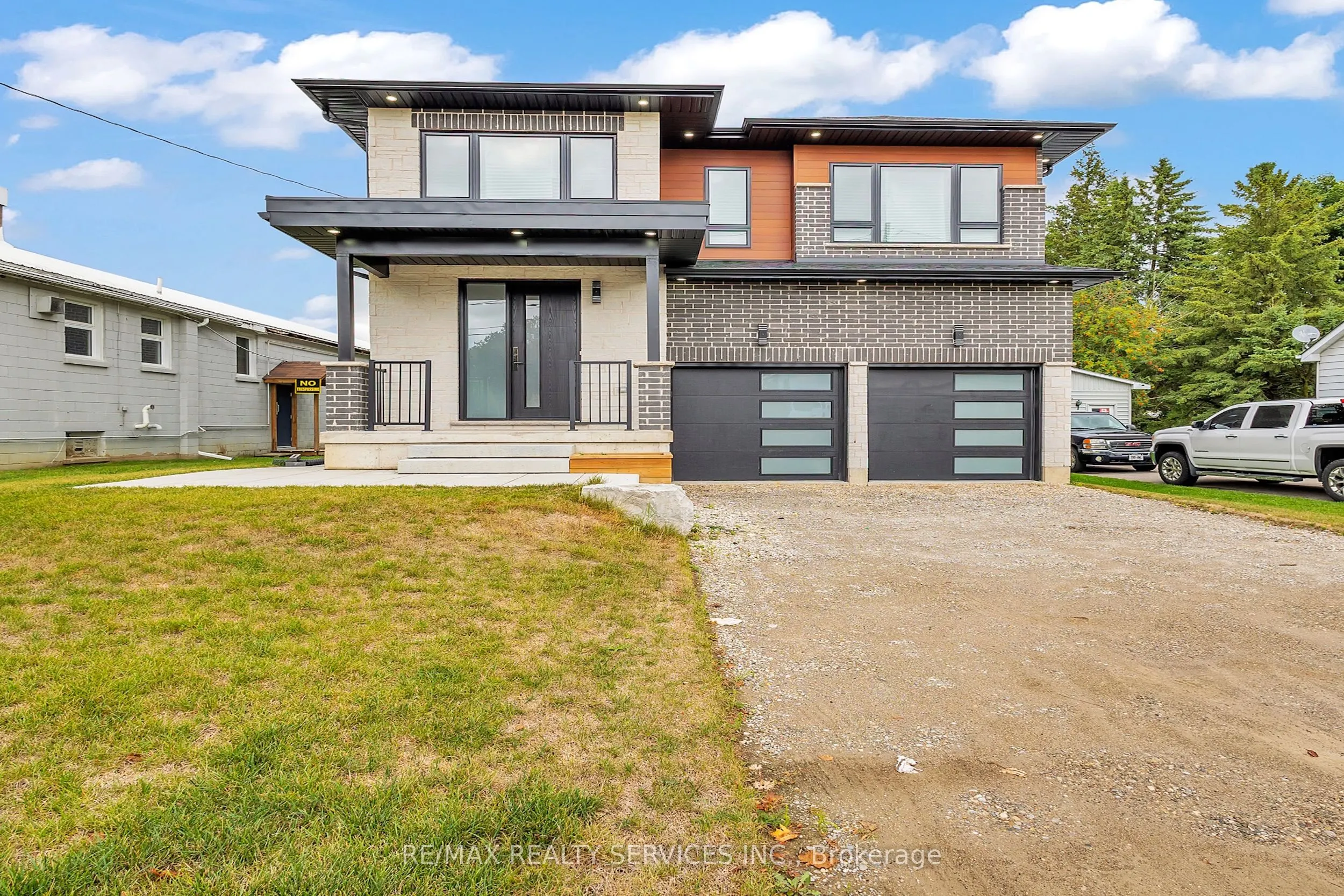 44 Albert Street W