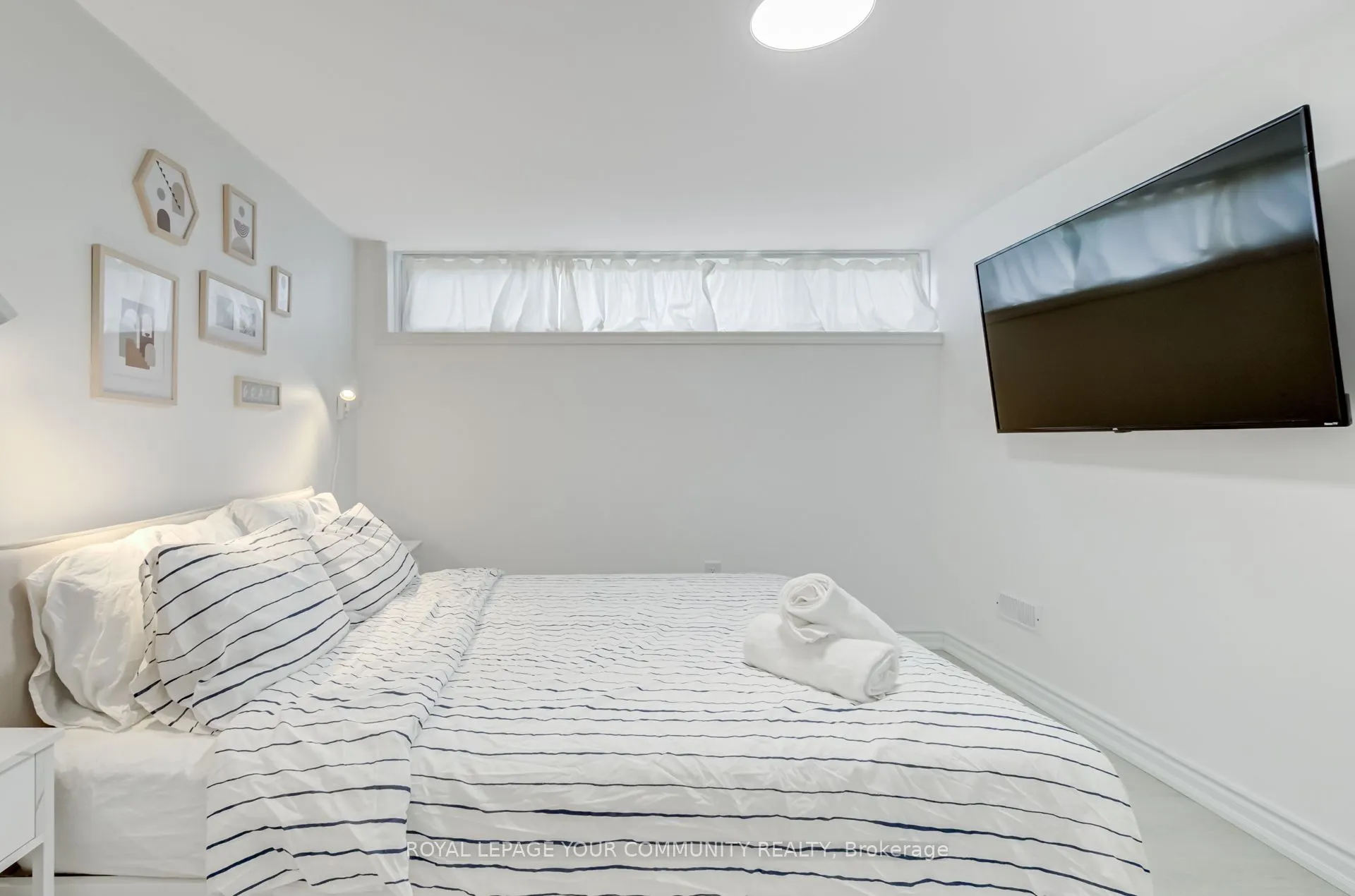 394 Paliser Crescent N, #basement
