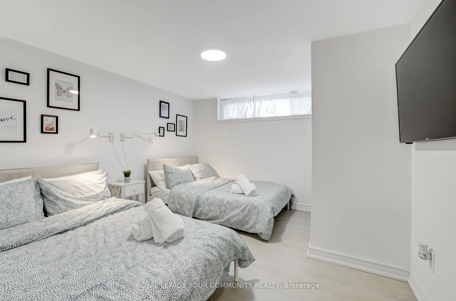394 Paliser Crescent N, #basement