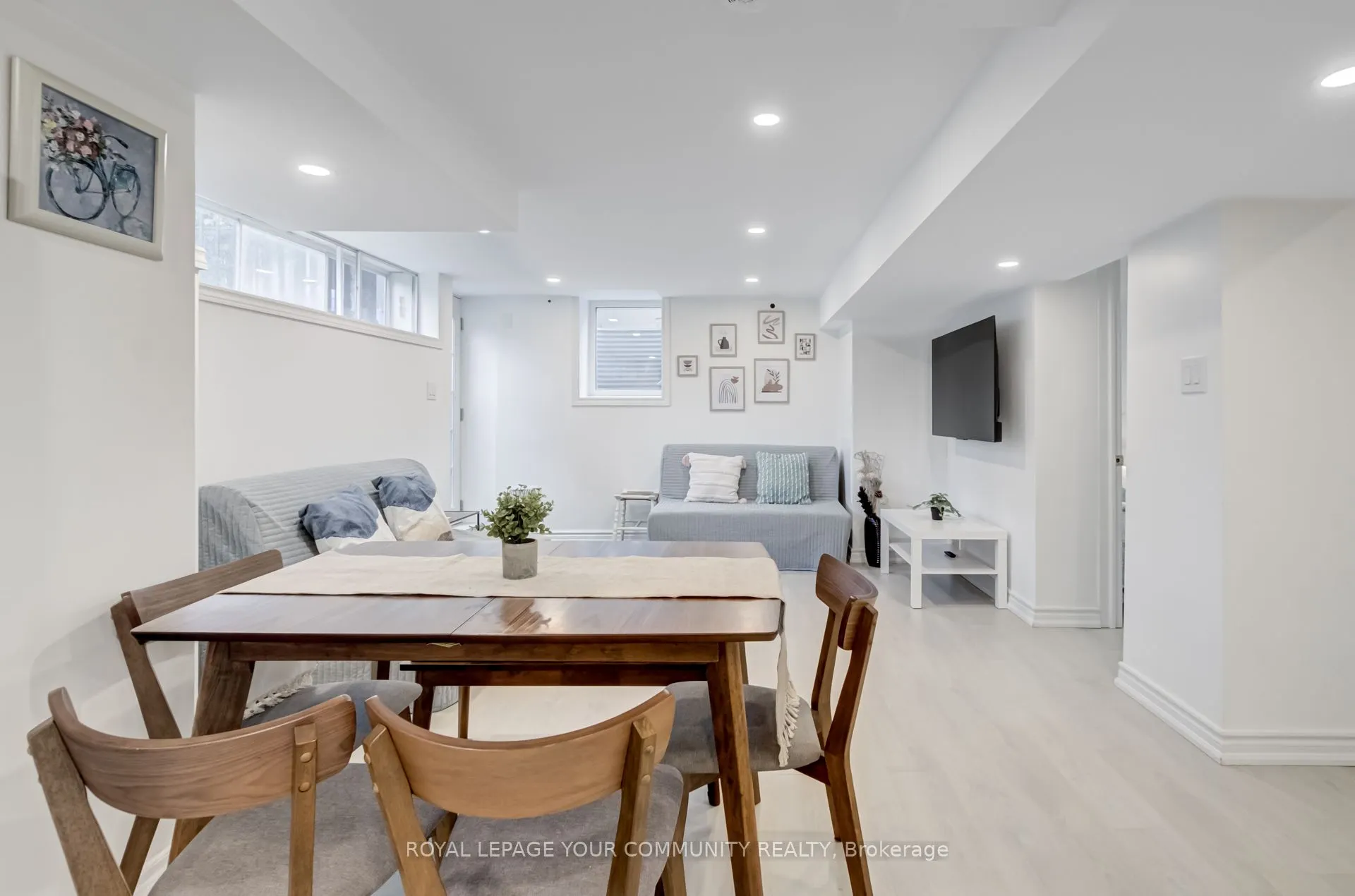 394 Paliser Crescent N, #basement