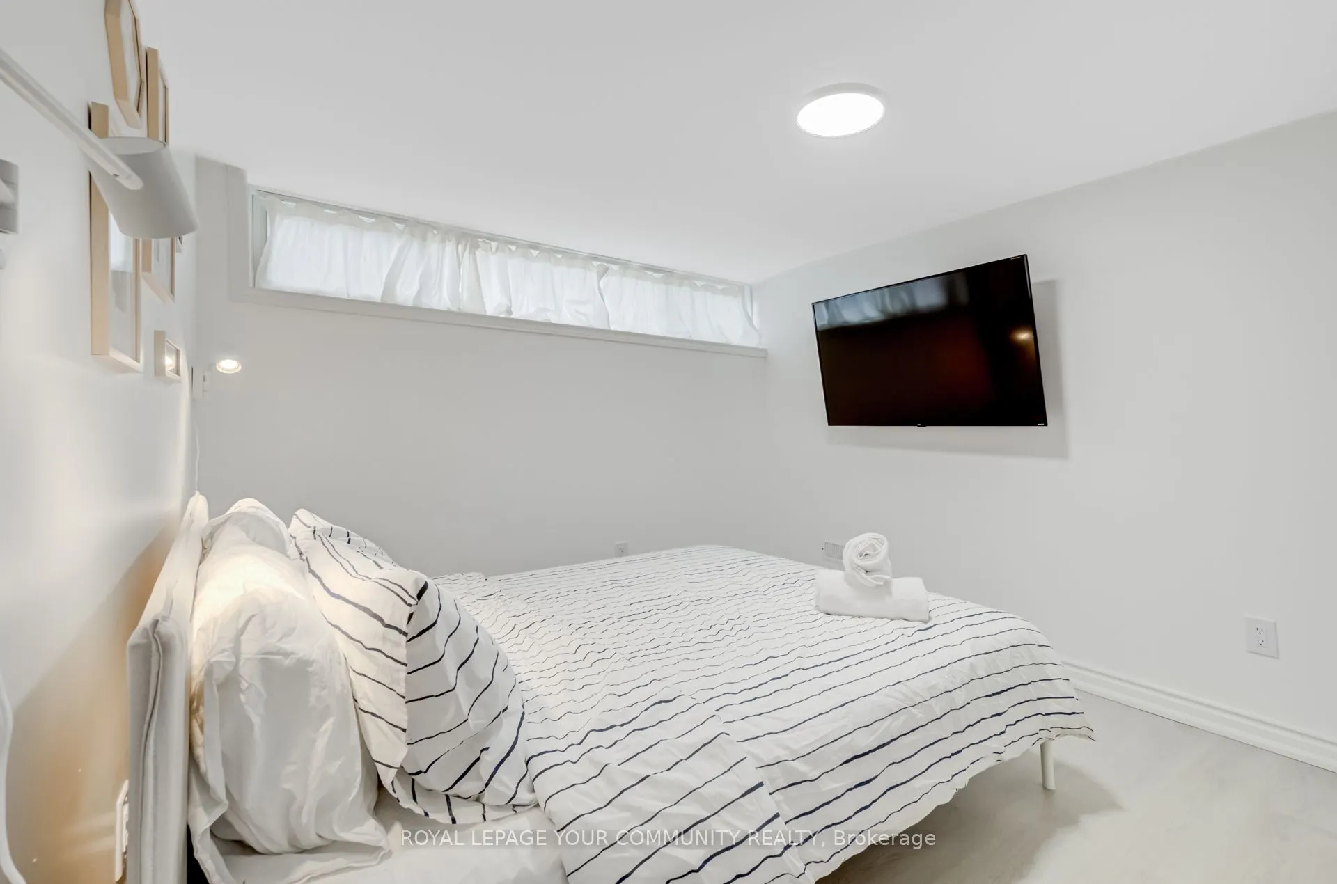 394 Paliser Crescent N, #basement