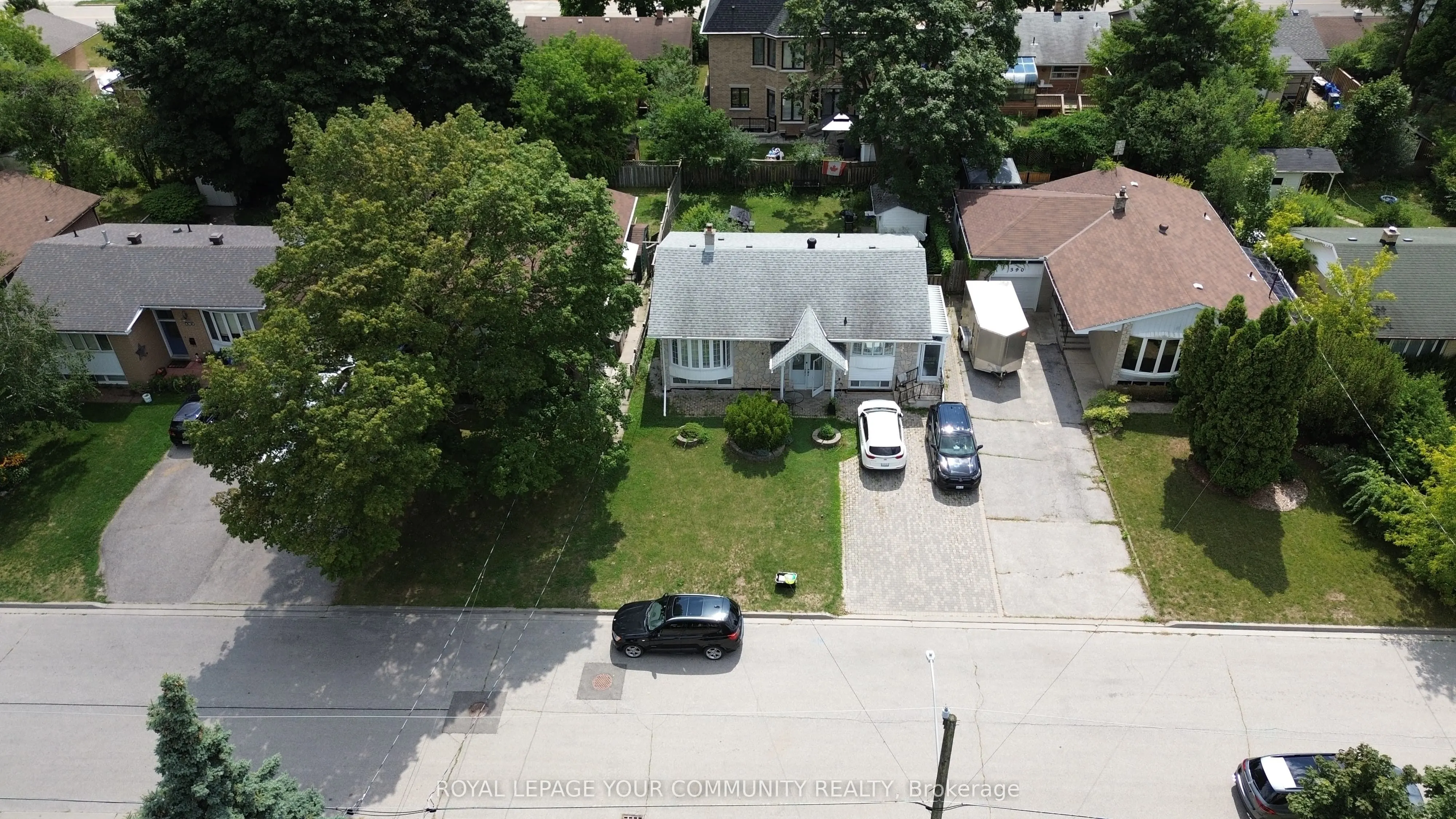 394 Paliser Crescent N, #basement