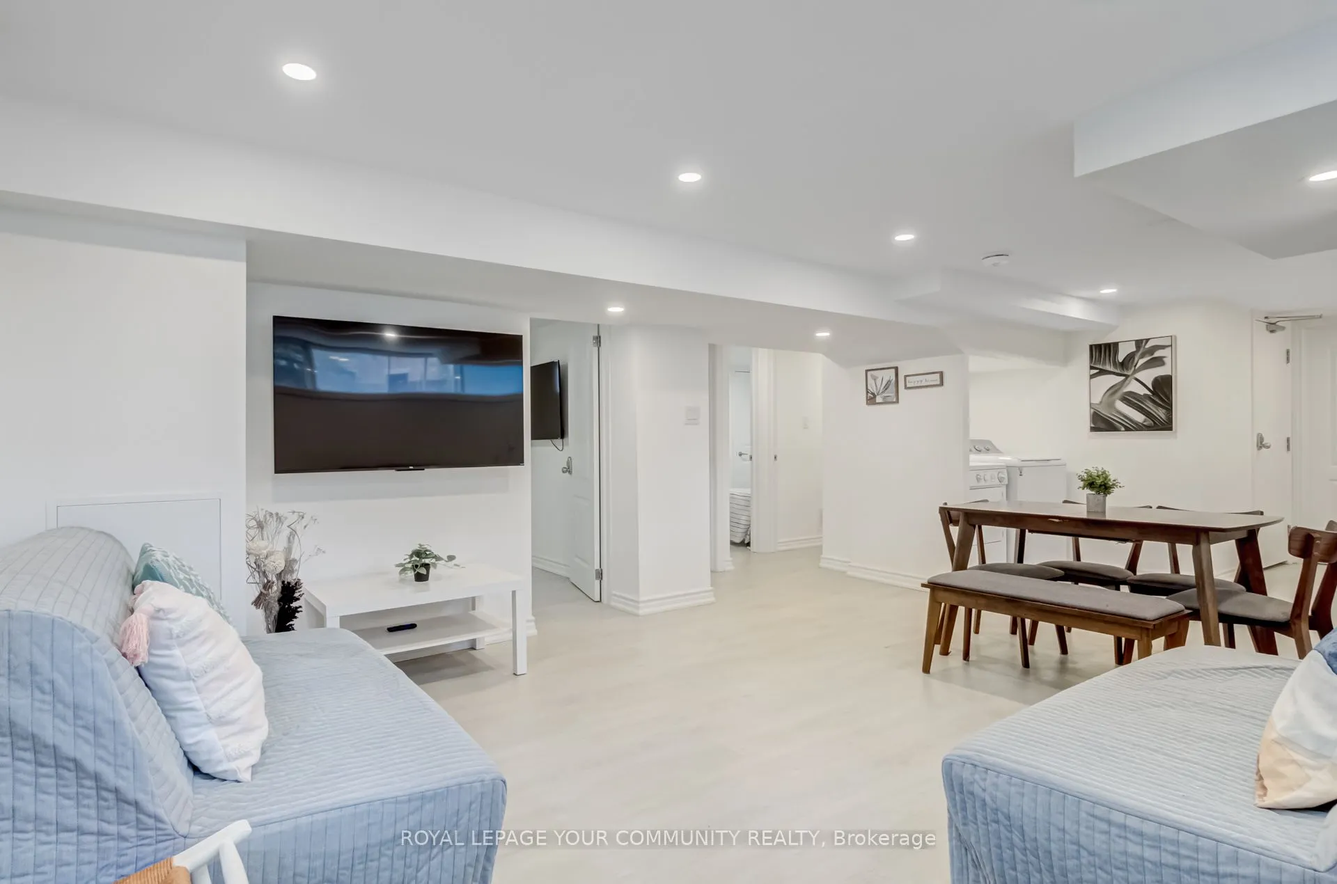 394 Paliser Crescent N, #basement