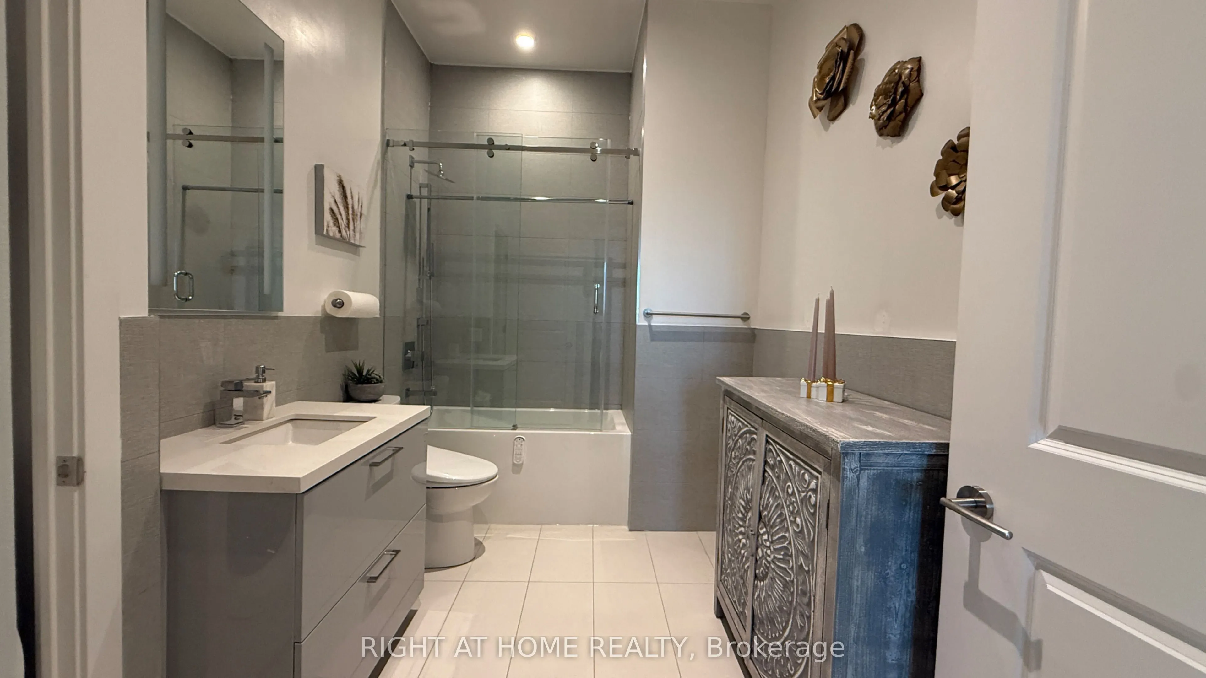 1 Grandview Avenue, #PH03