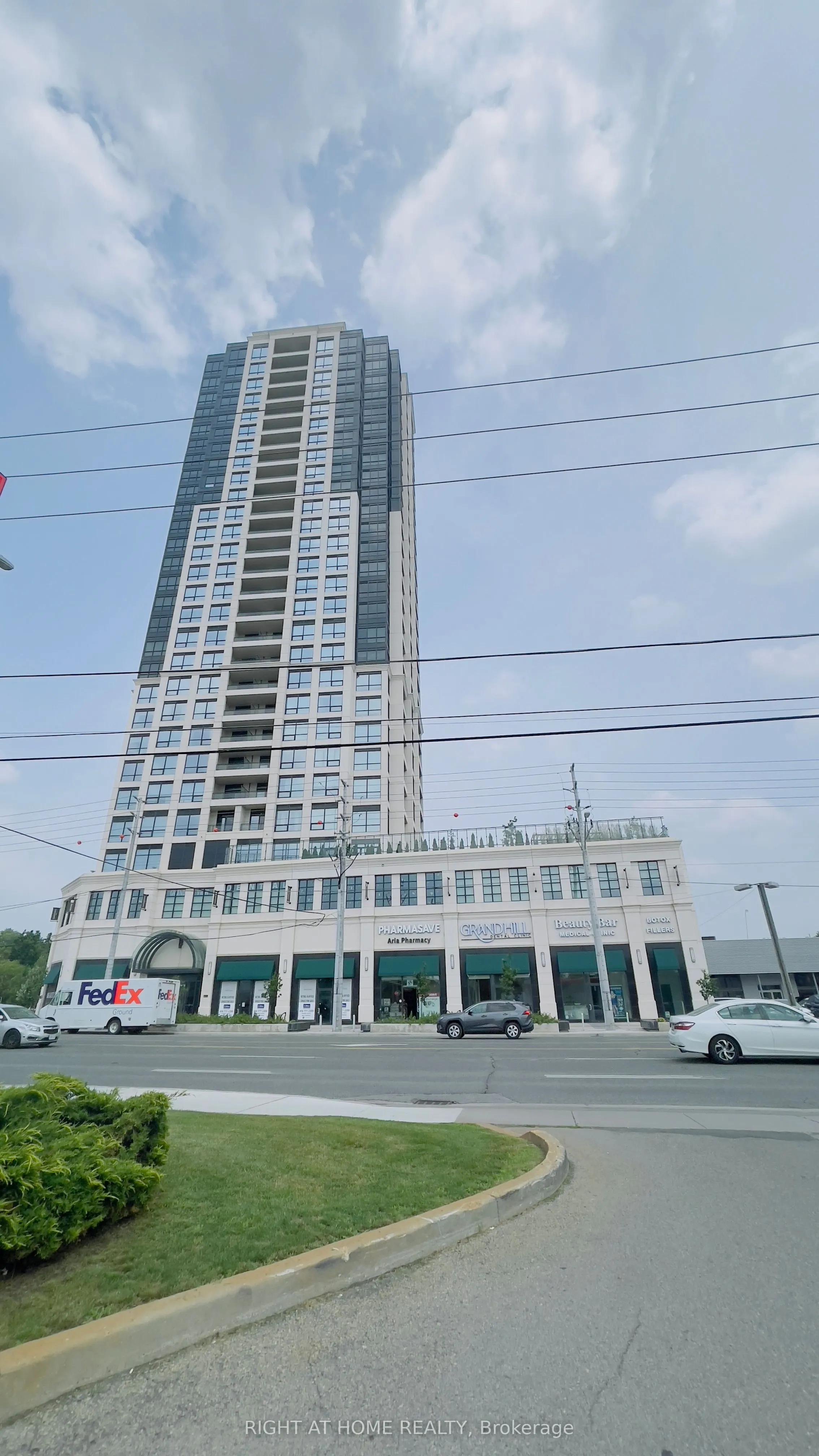 1 Grandview Avenue, #PH03