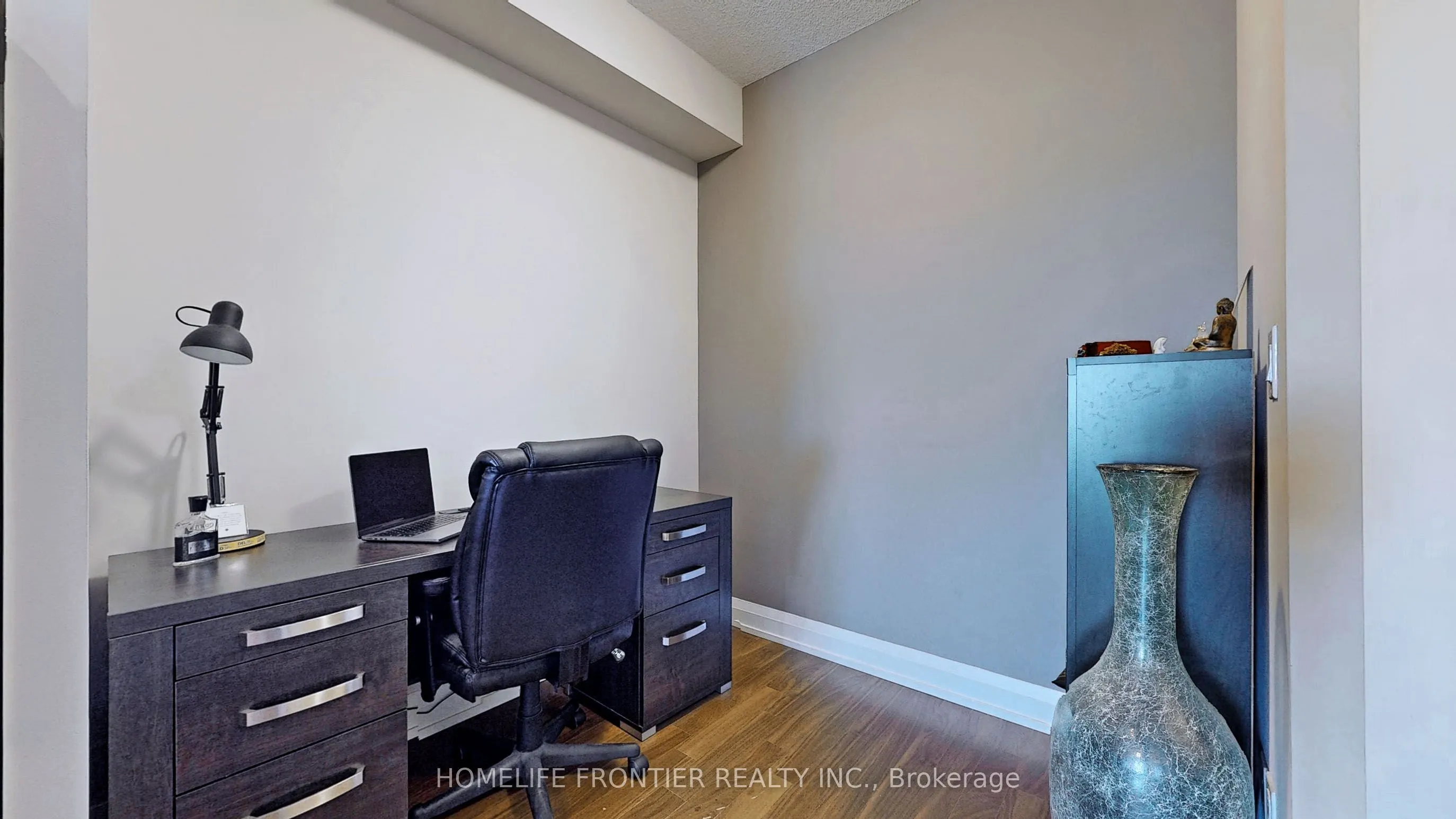7171 Yonge Street, #806