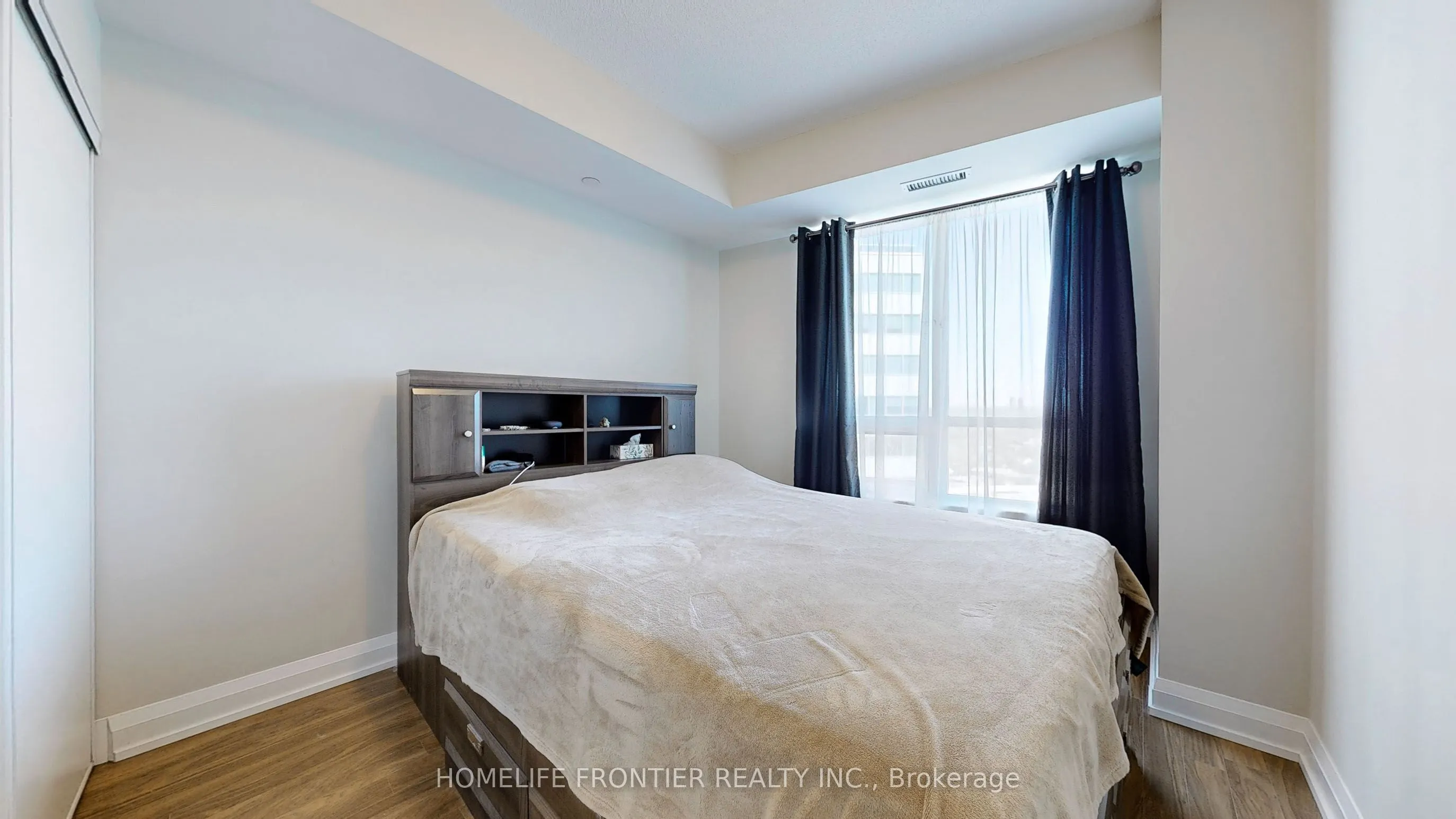 7171 Yonge Street, #806