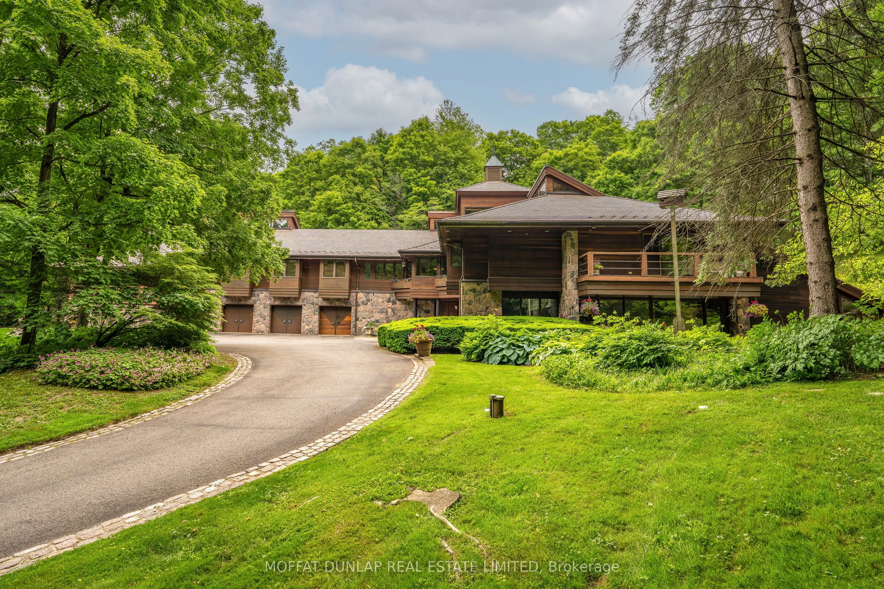 20 Woodsend Crescent