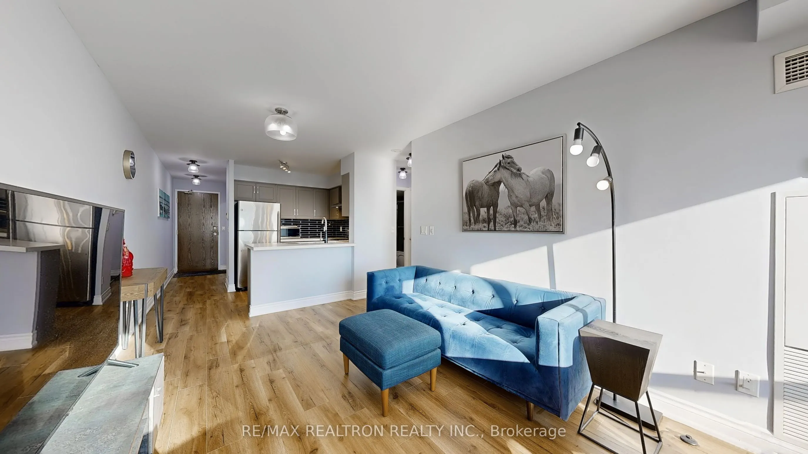 11 Oneida Crescent, #801