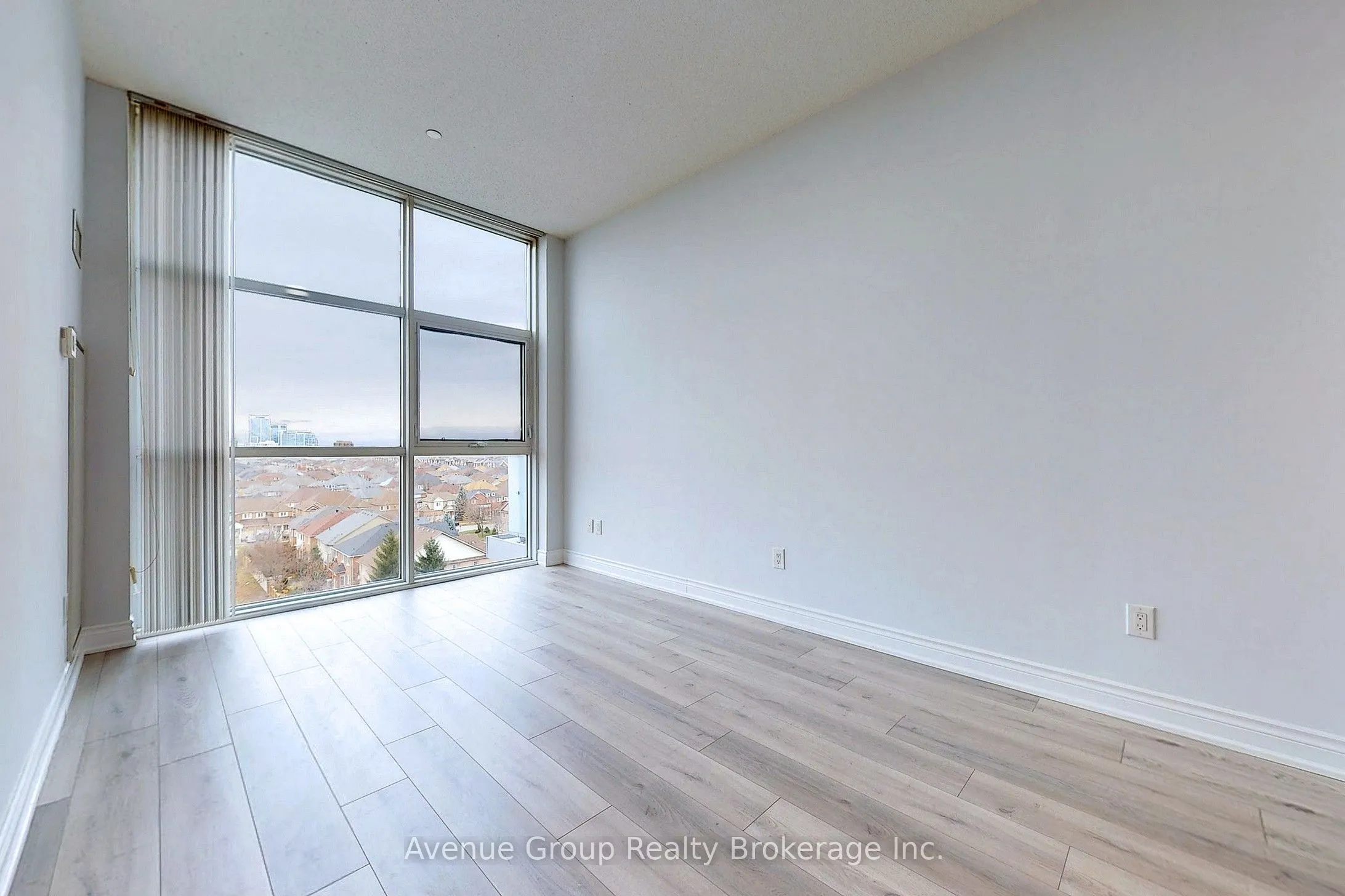 8763 Bayview Avenue W, #816