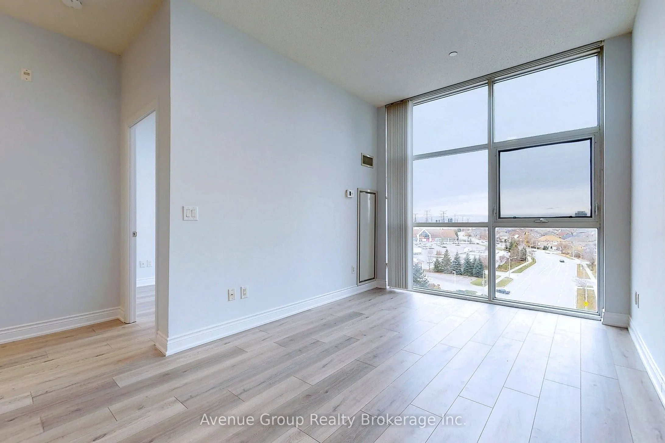 8763 Bayview Avenue W, #816