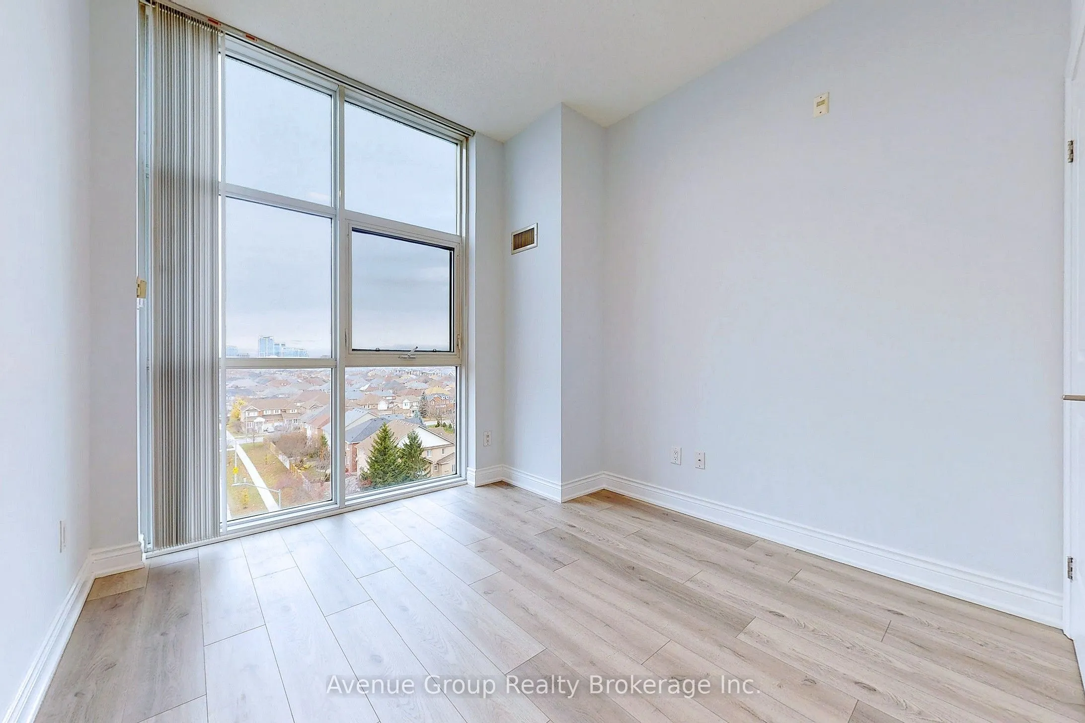 8763 Bayview Avenue W, #816
