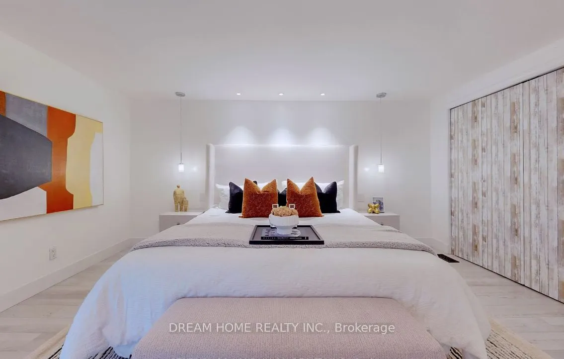 160 Olde Bayview Avenue, #Upper