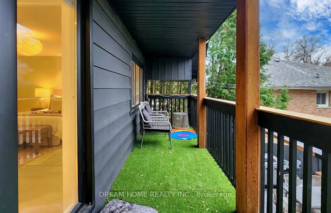 160 Olde Bayview Avenue, #Upper