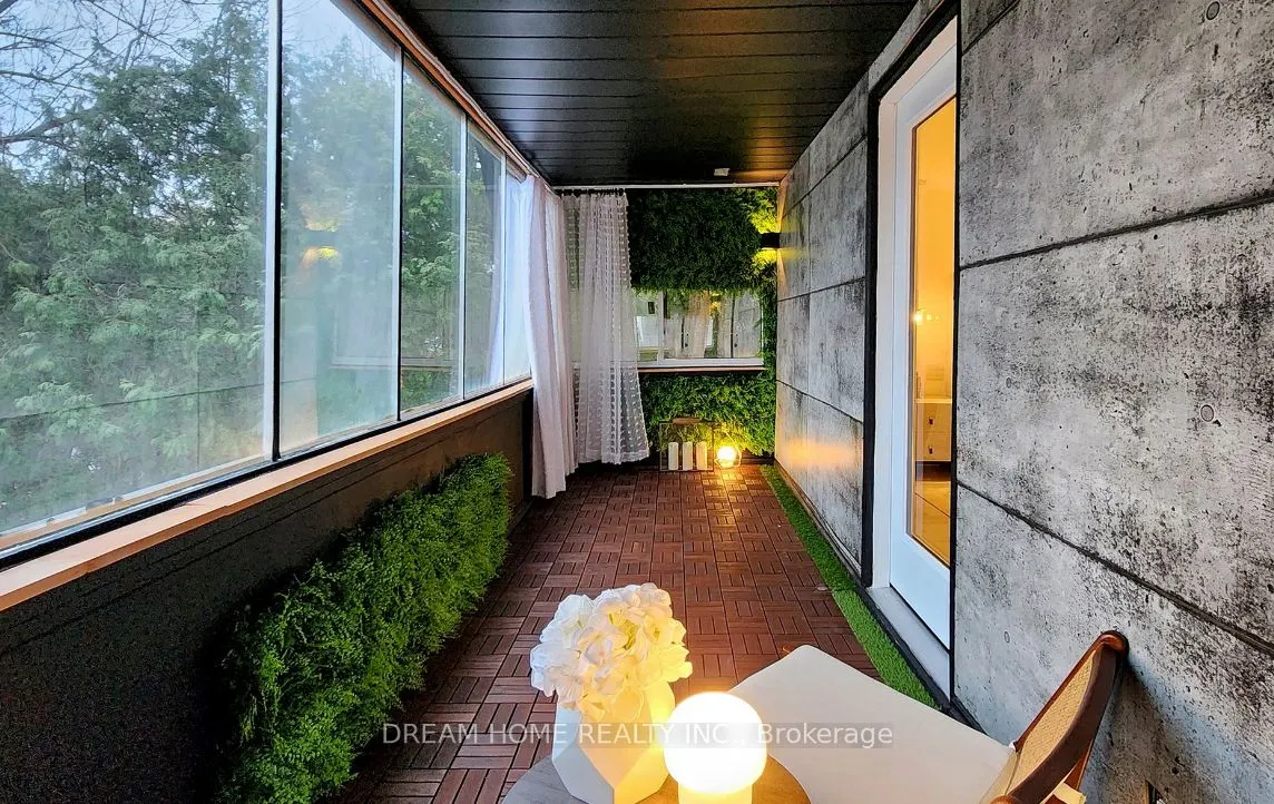 160 Olde Bayview Avenue, #Upper