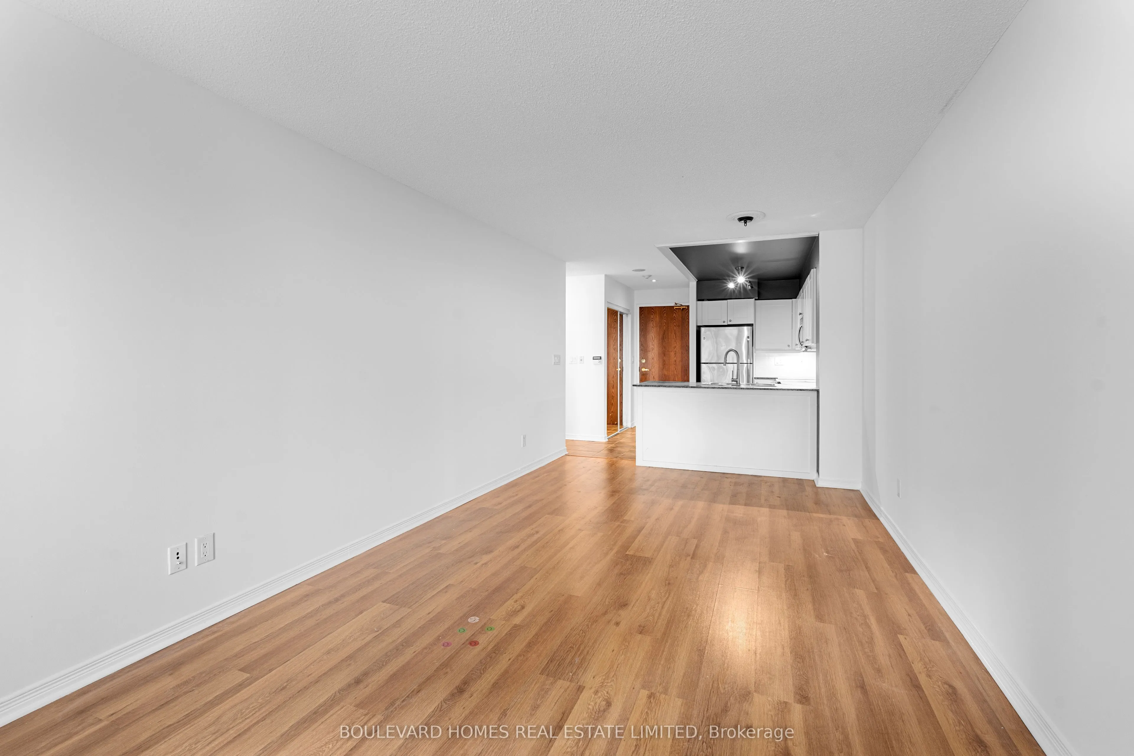 185 Oneida Crescent, #PH09