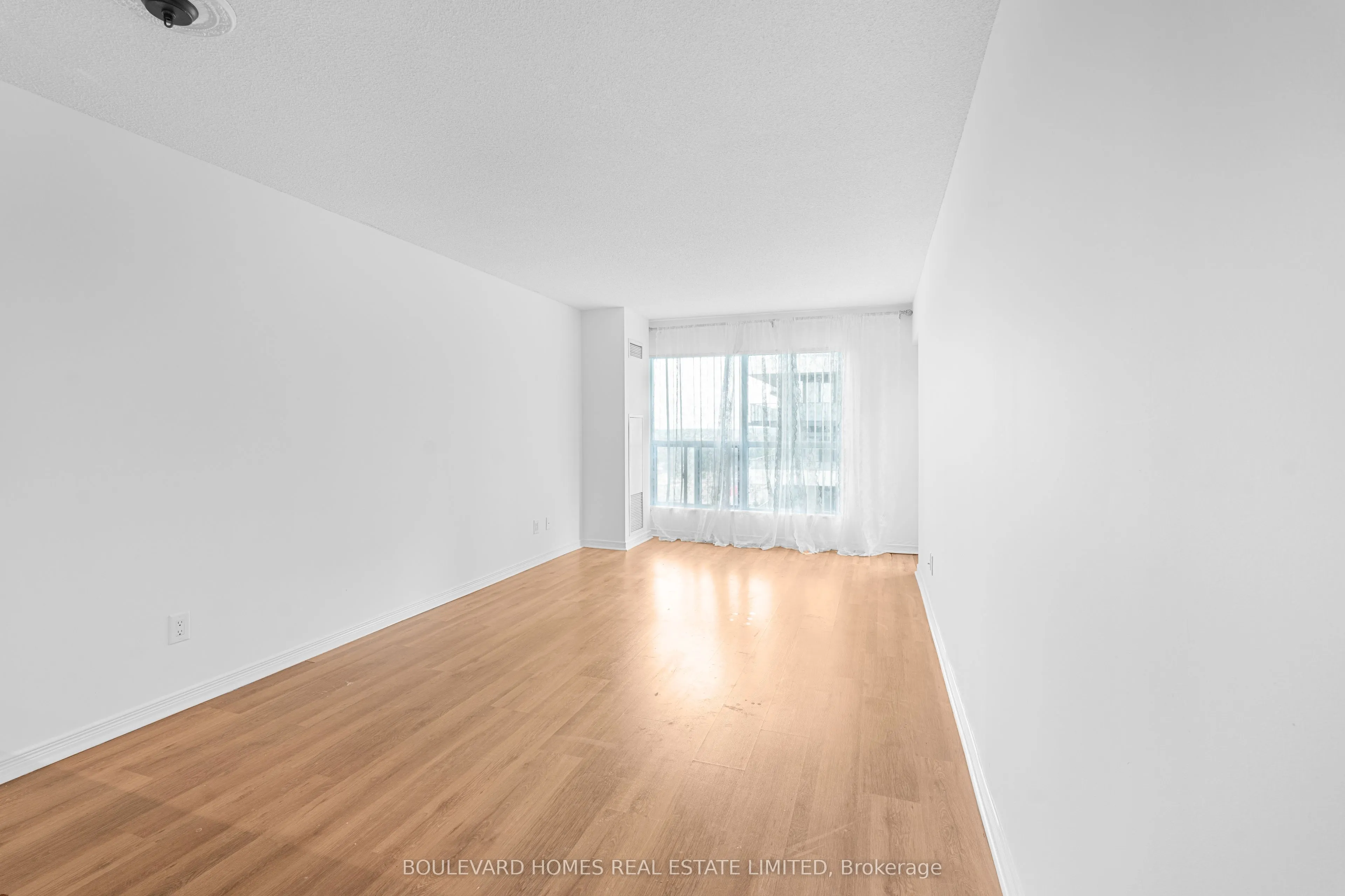185 Oneida Crescent, #PH09