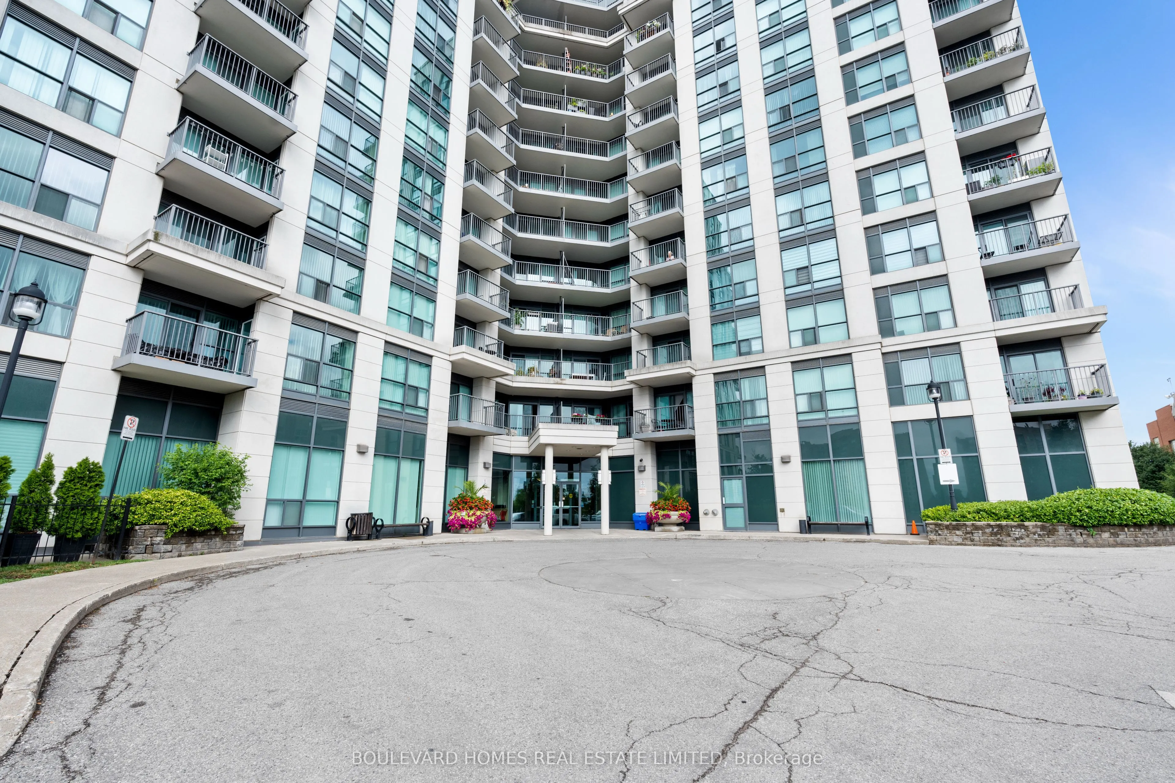 185 Oneida Crescent, #PH09
