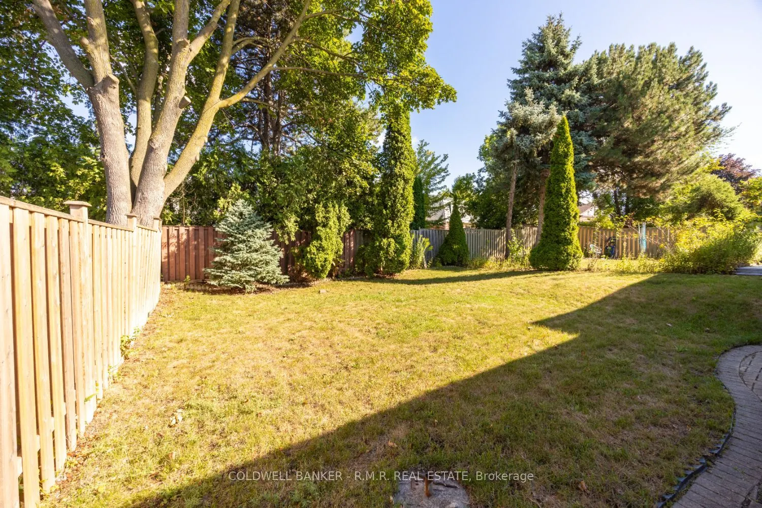 8 Aberfeldy Crescent