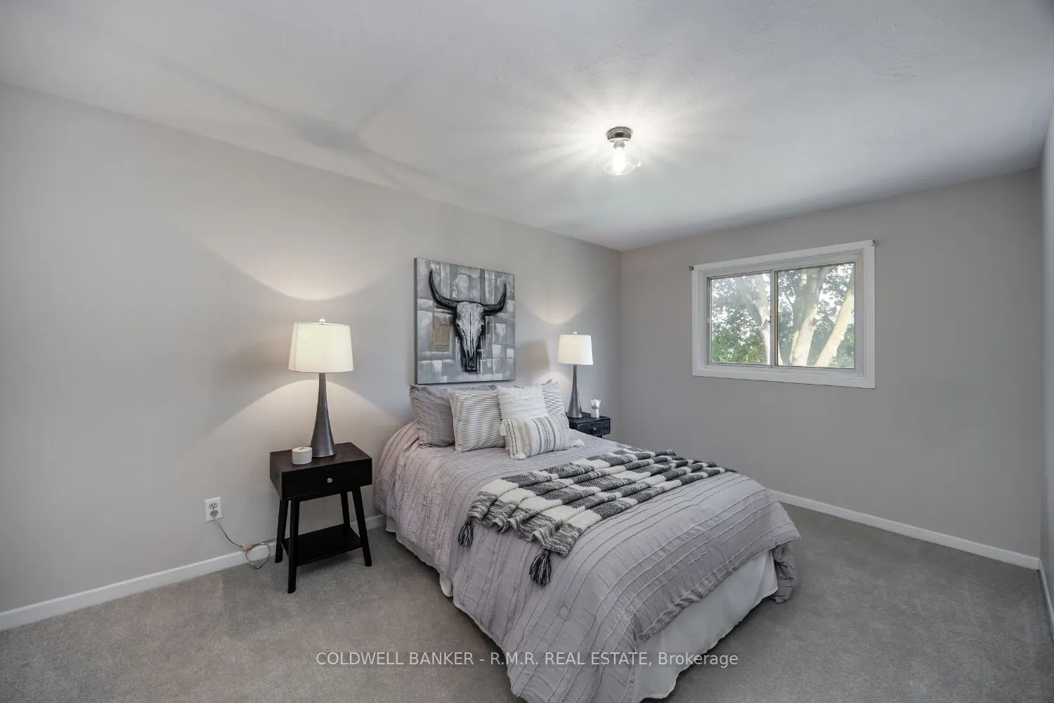 8 Aberfeldy Crescent