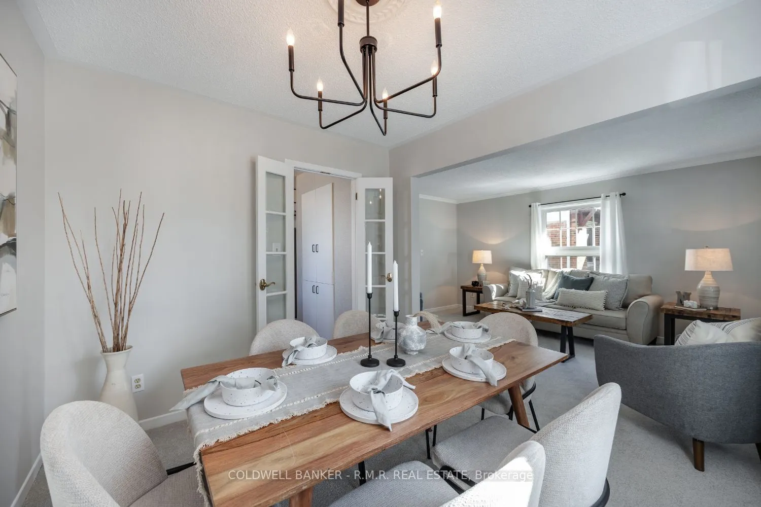 8 Aberfeldy Crescent