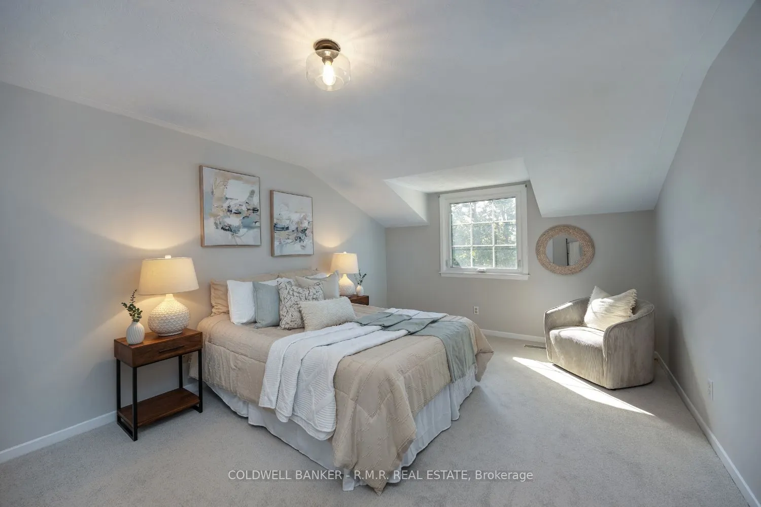 8 Aberfeldy Crescent