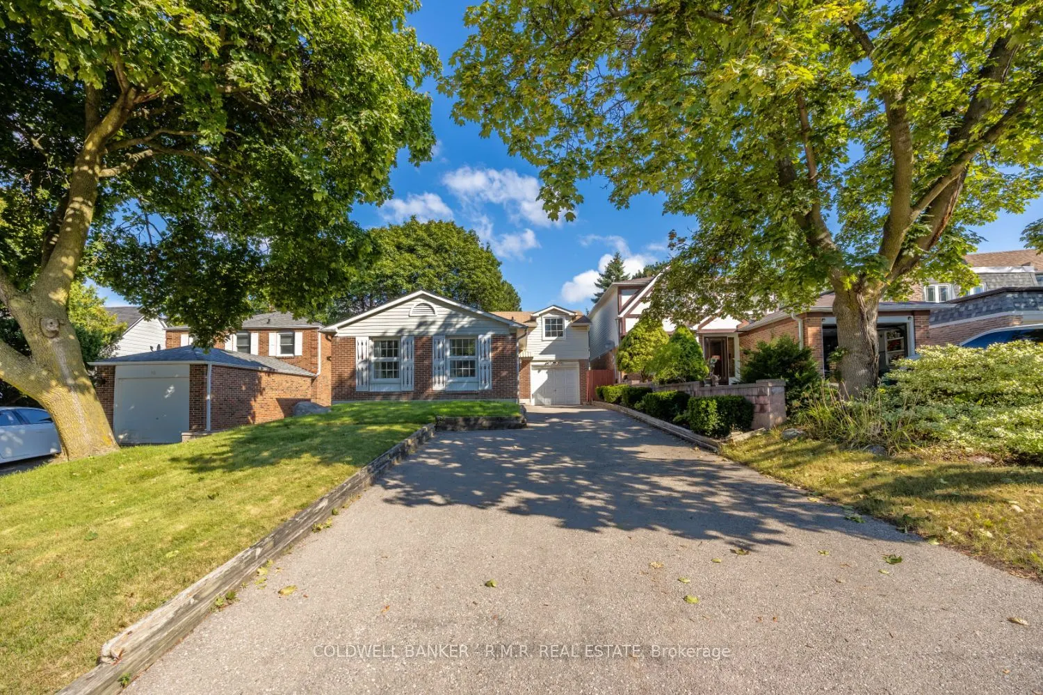 8 Aberfeldy Crescent