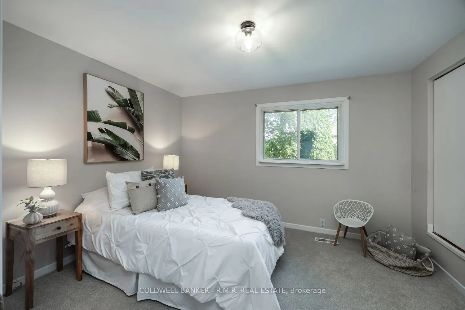 8 Aberfeldy Crescent