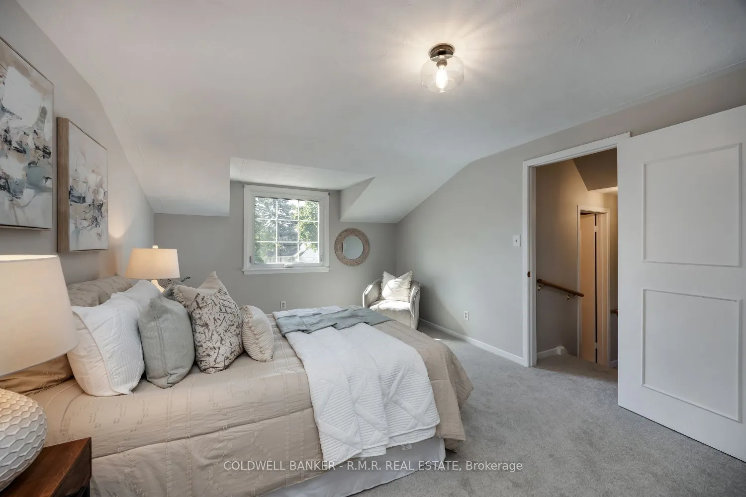 8 Aberfeldy Crescent