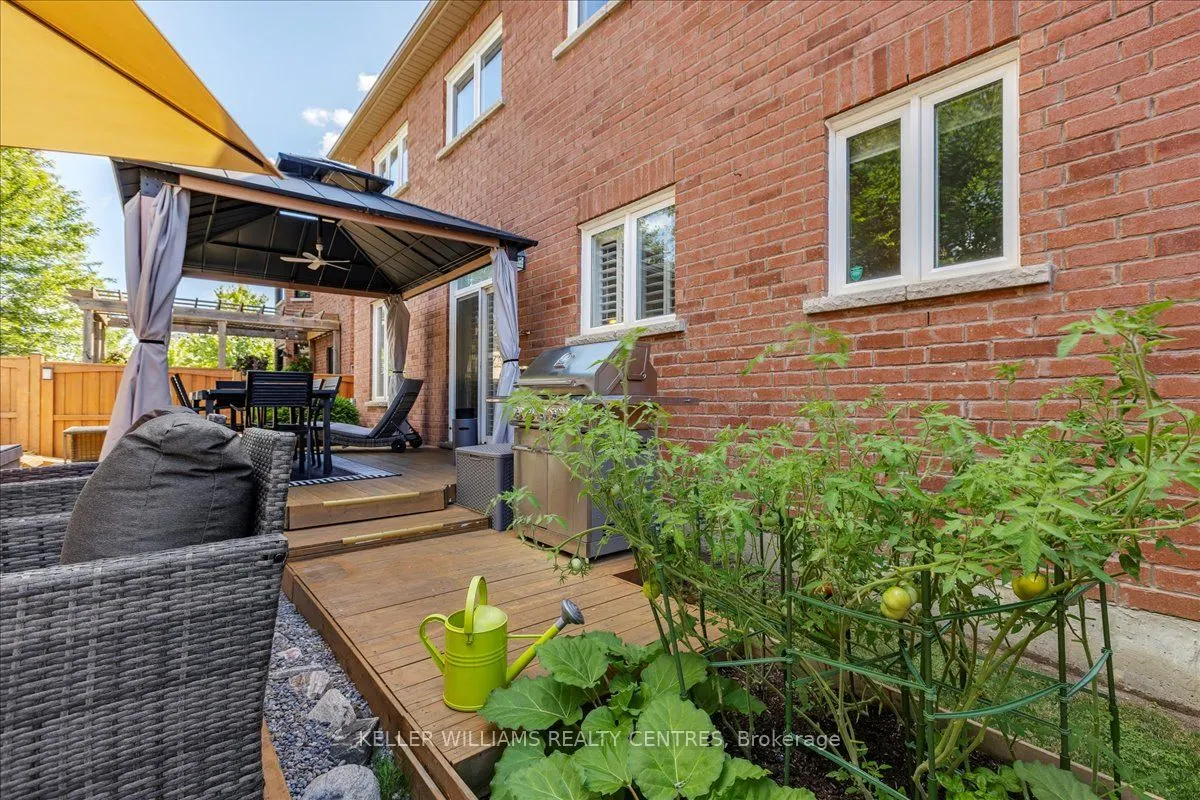 47 Ames Crescent