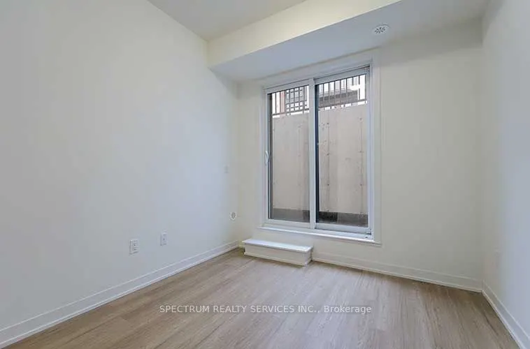 14 David Eyer Road, #1001