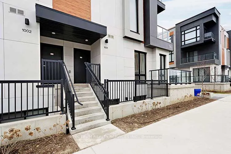 14 David Eyer Road, #1001