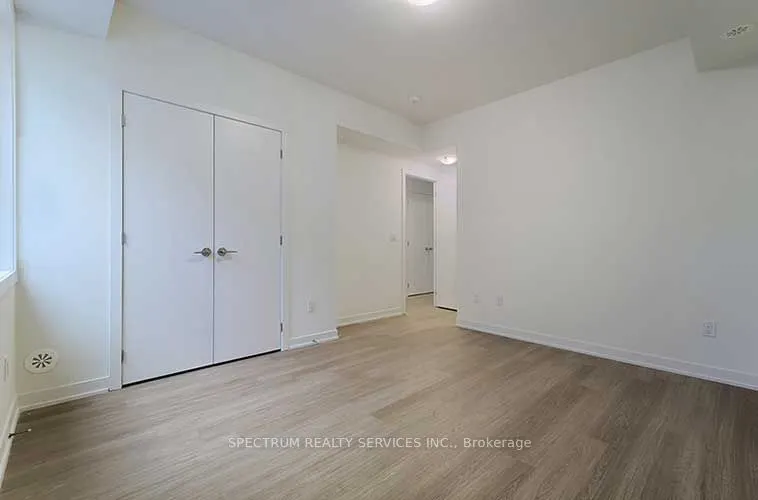 14 David Eyer Road, #1001