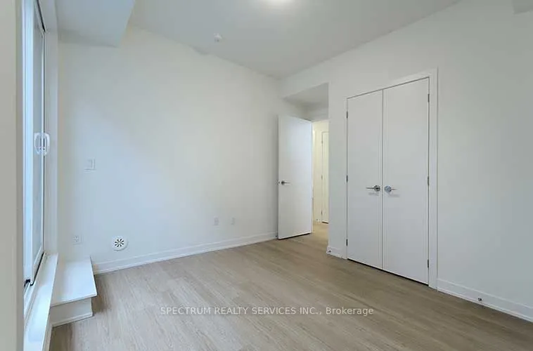 14 David Eyer Road, #1001