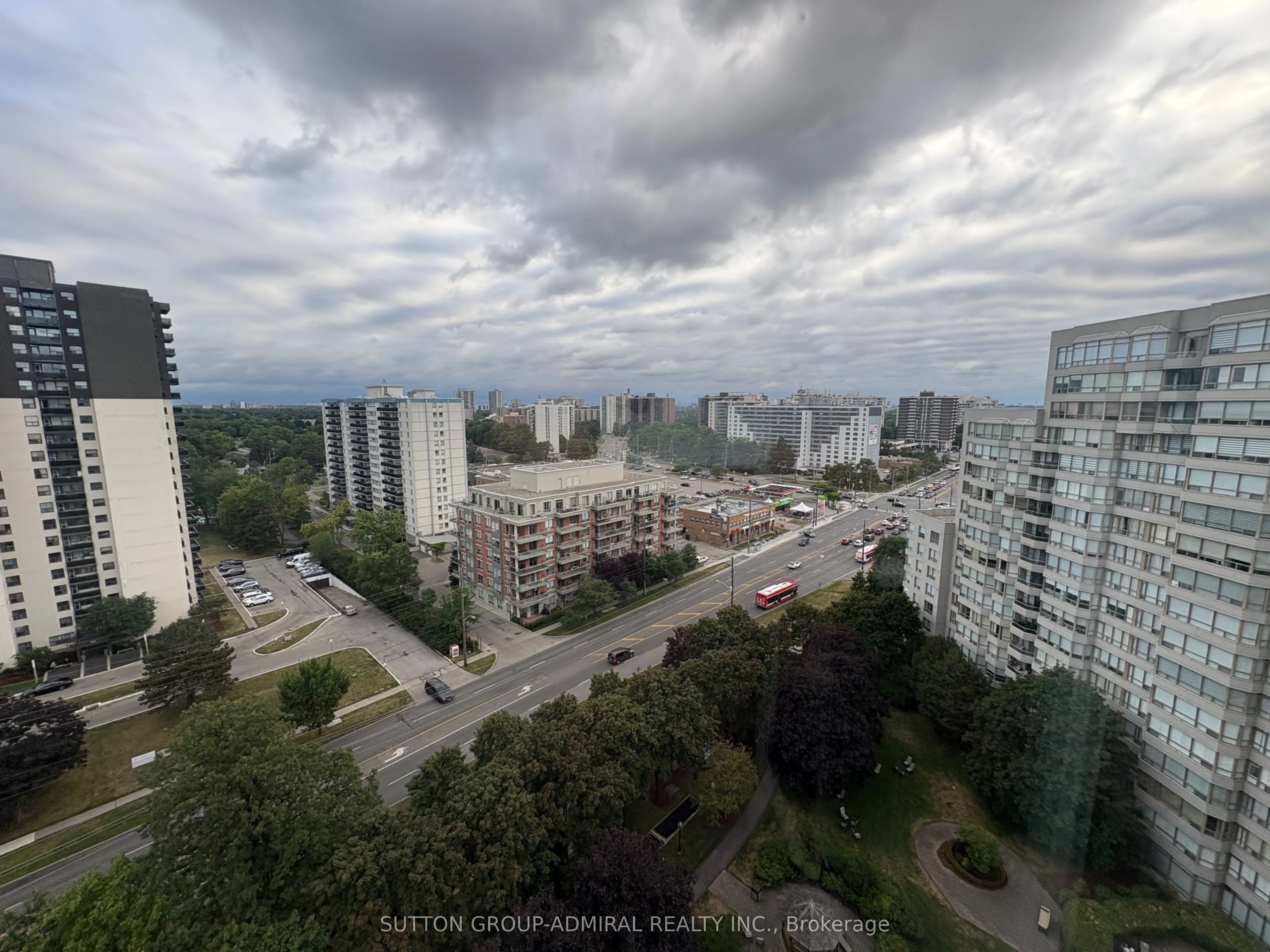 11 Townsgate Drive, #Ph04