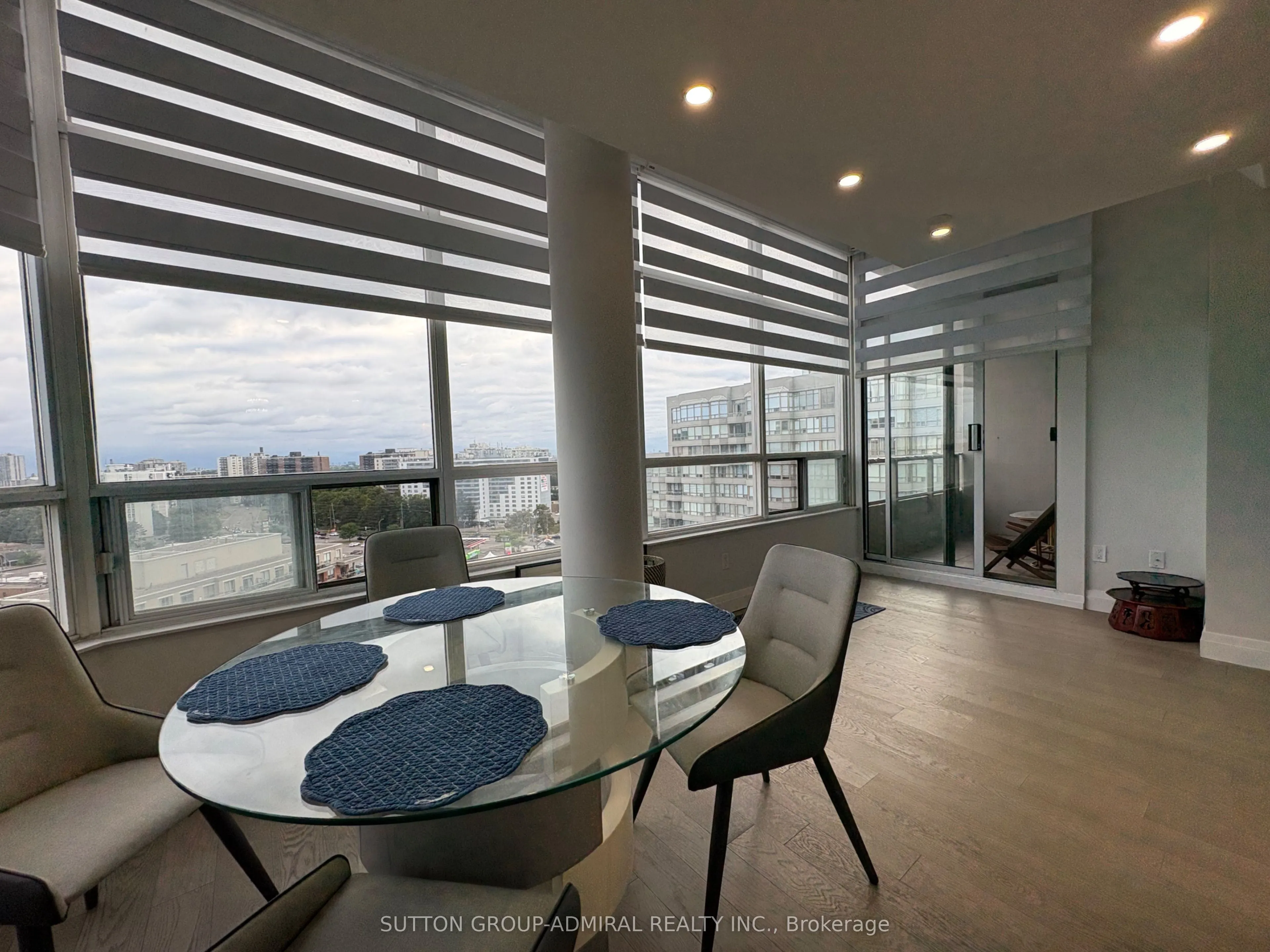 11 Townsgate Drive, #Ph04