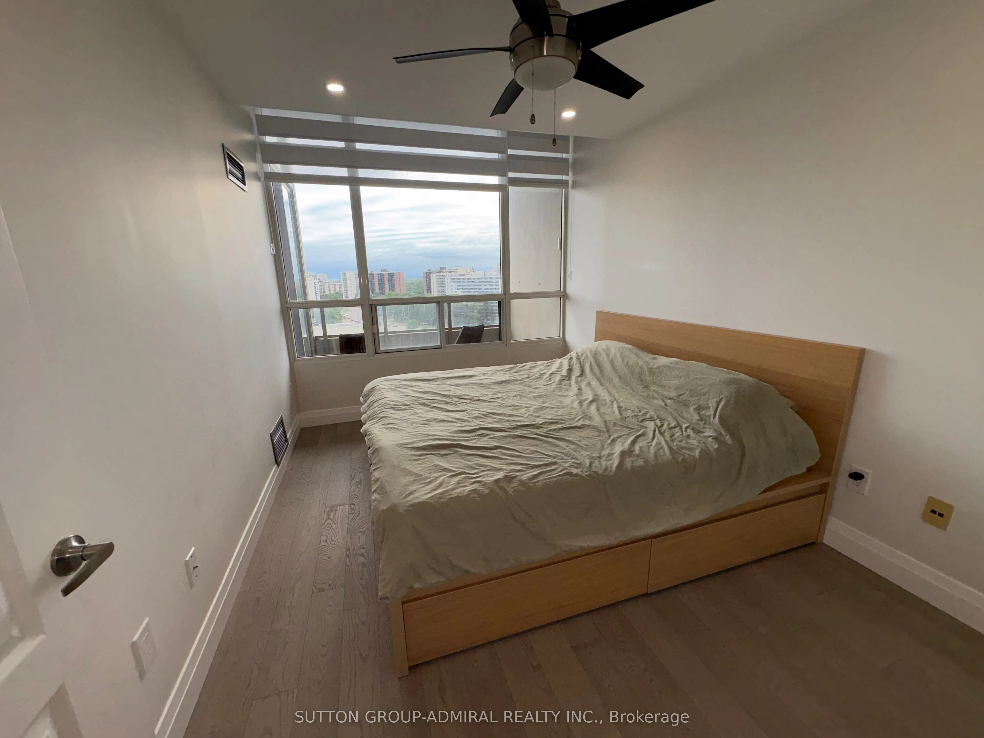 11 Townsgate Drive, #Ph04