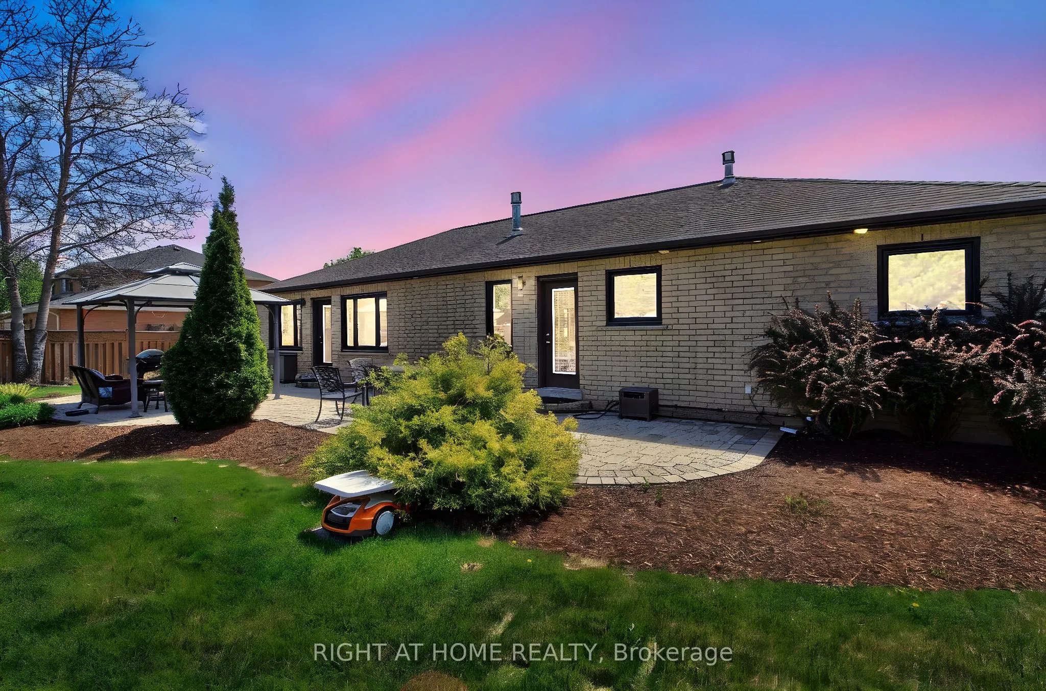 2706 Shering Crescent