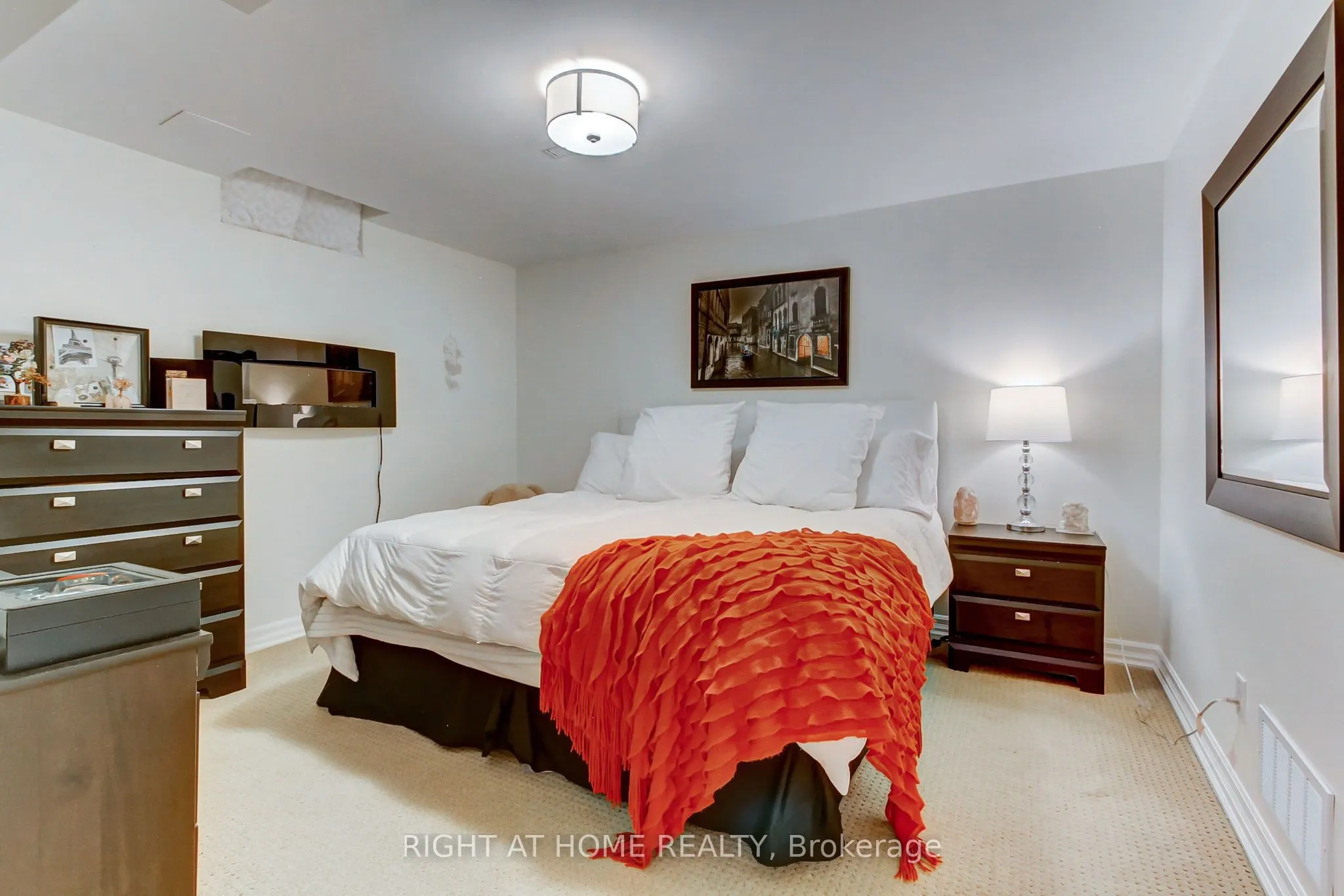 2706 Shering Crescent